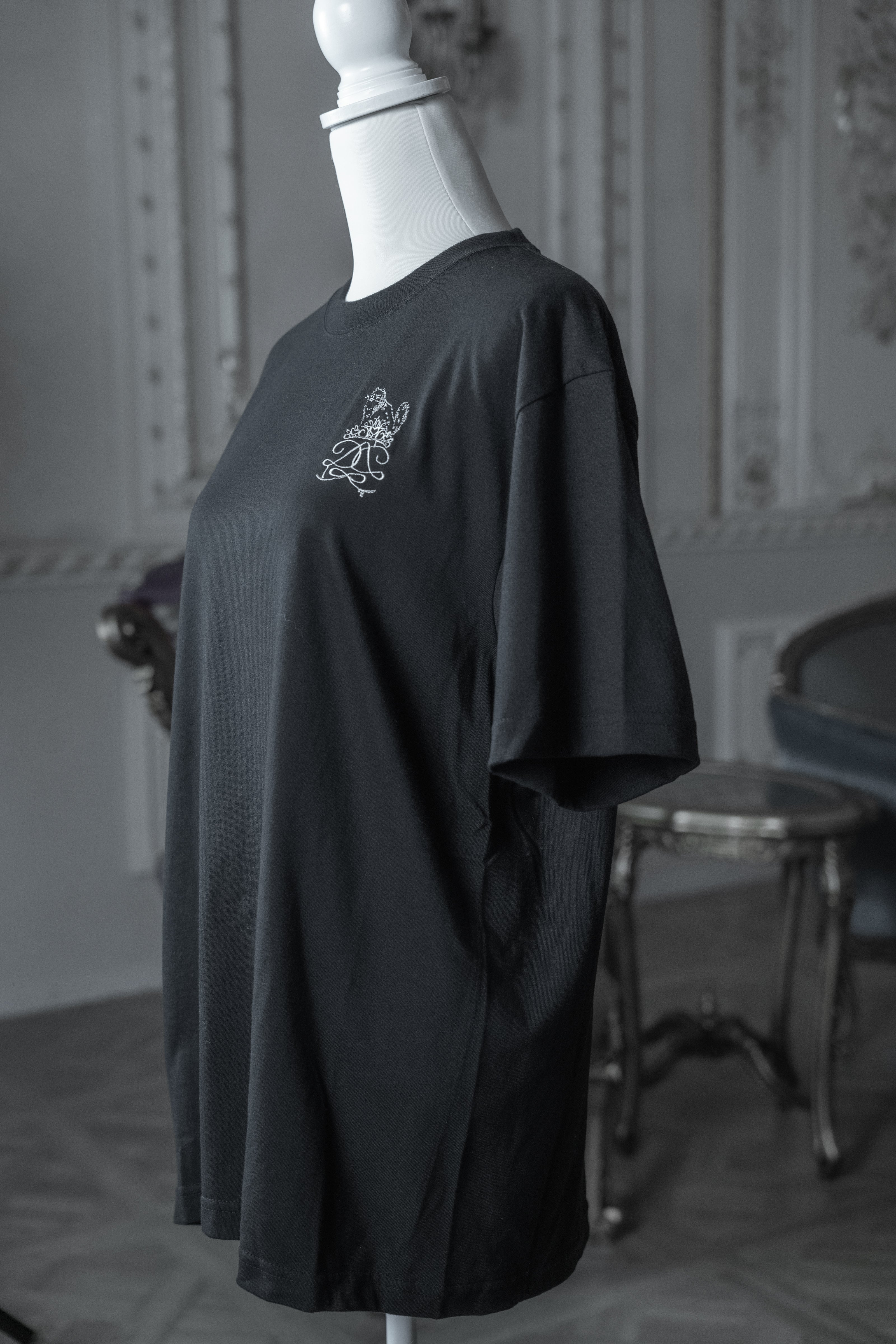 1st anniversary cat Tee black