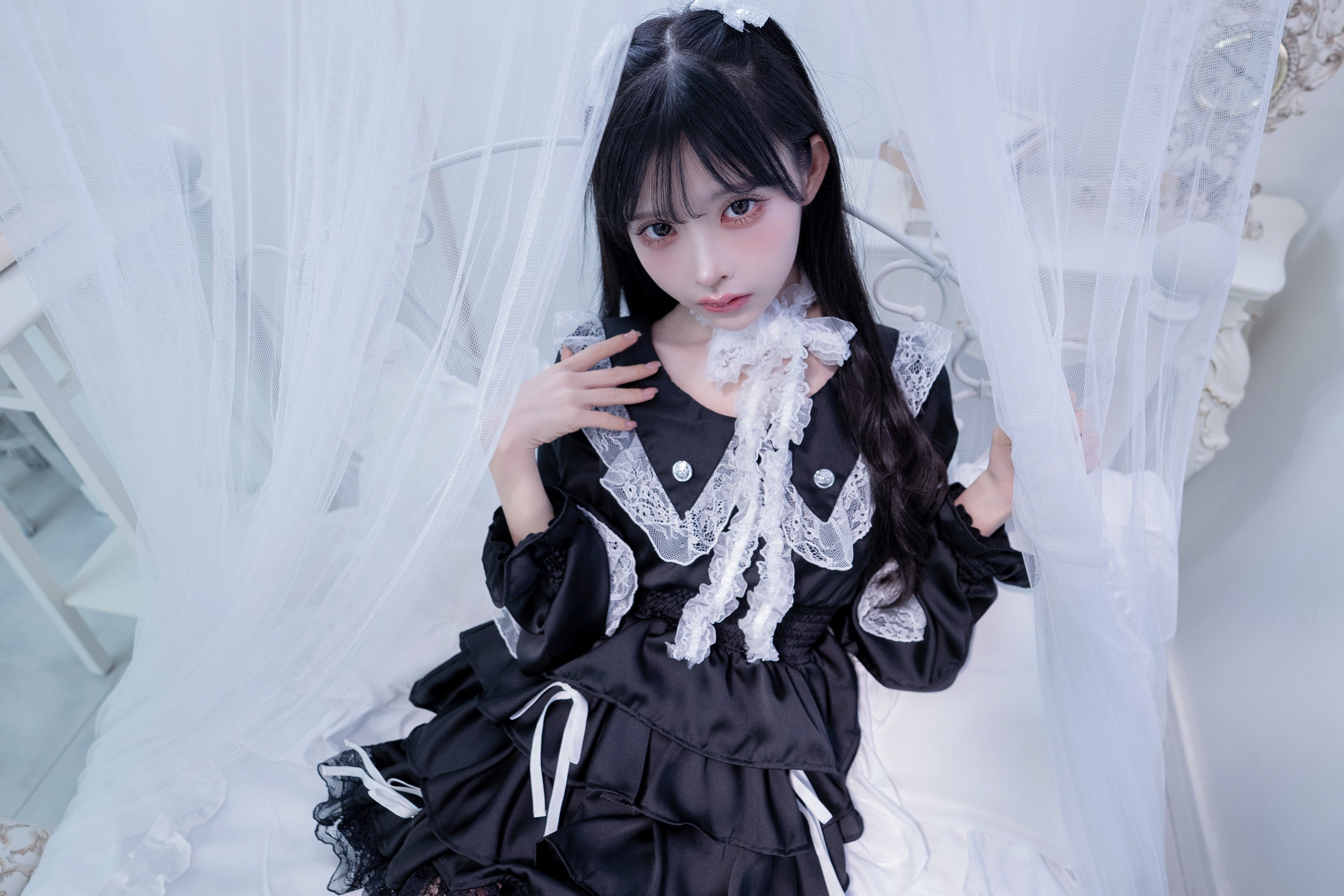 doll button frill skirt black