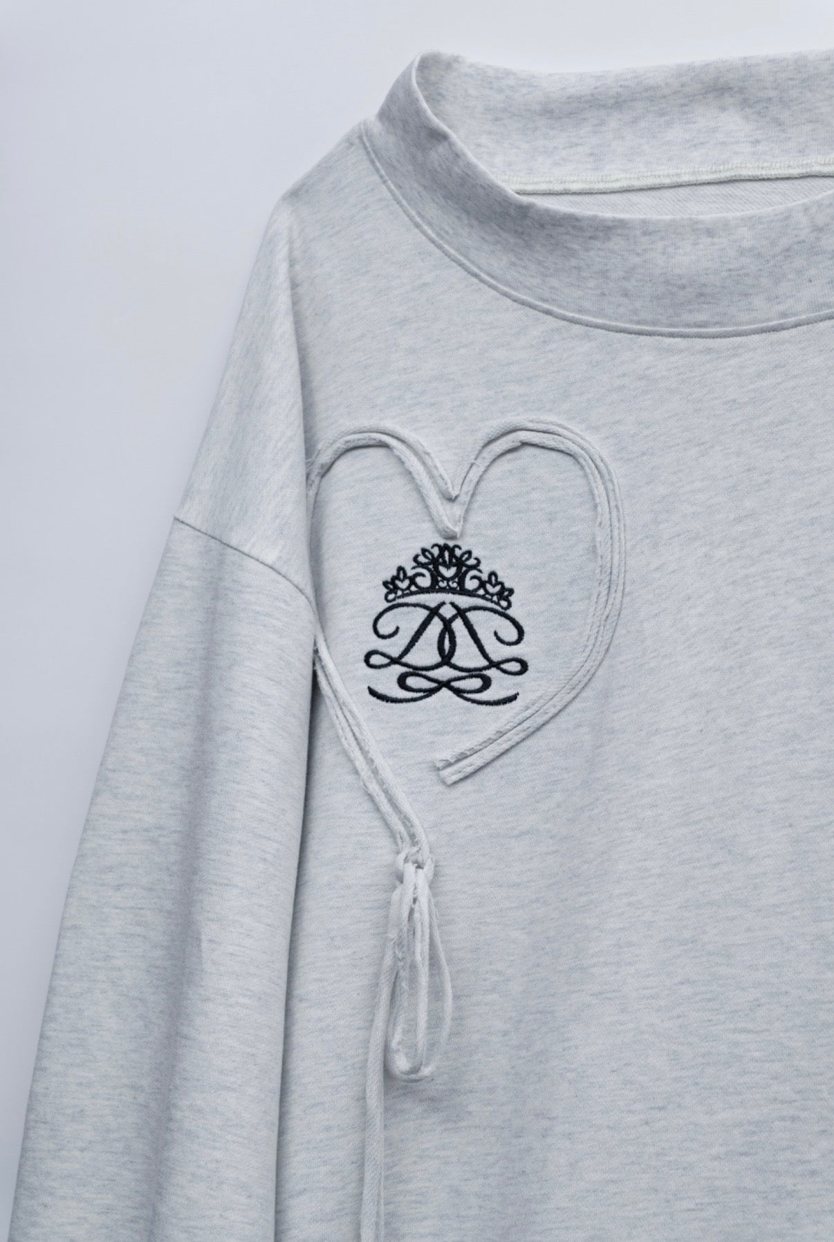 doll heart ribbon sweat grey