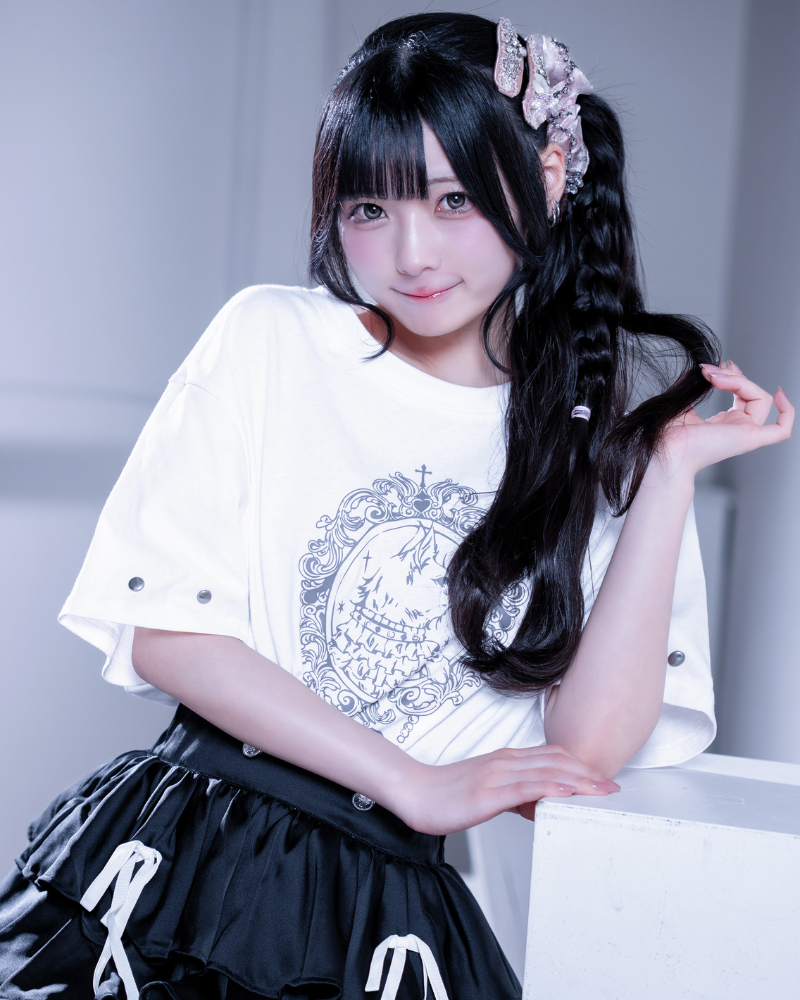 dd cat art studs Tee white