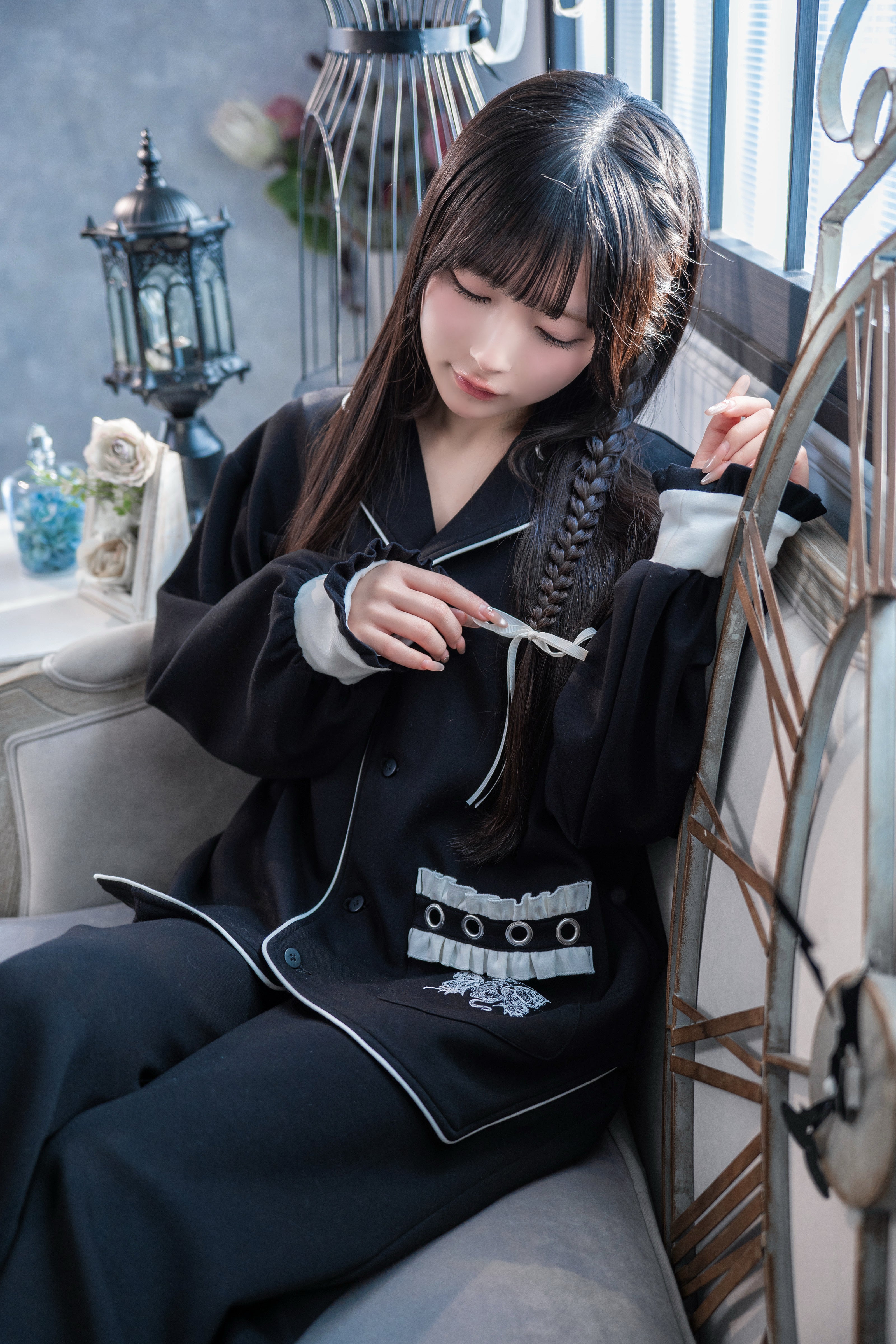 gibous × dependoll crown snake room wear black