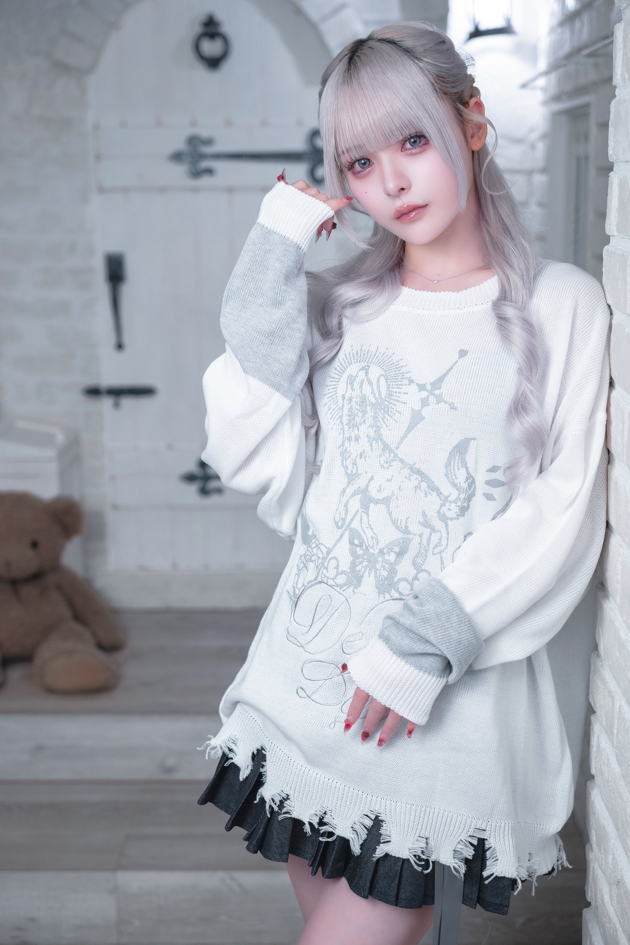 dd wolf knit sweater white