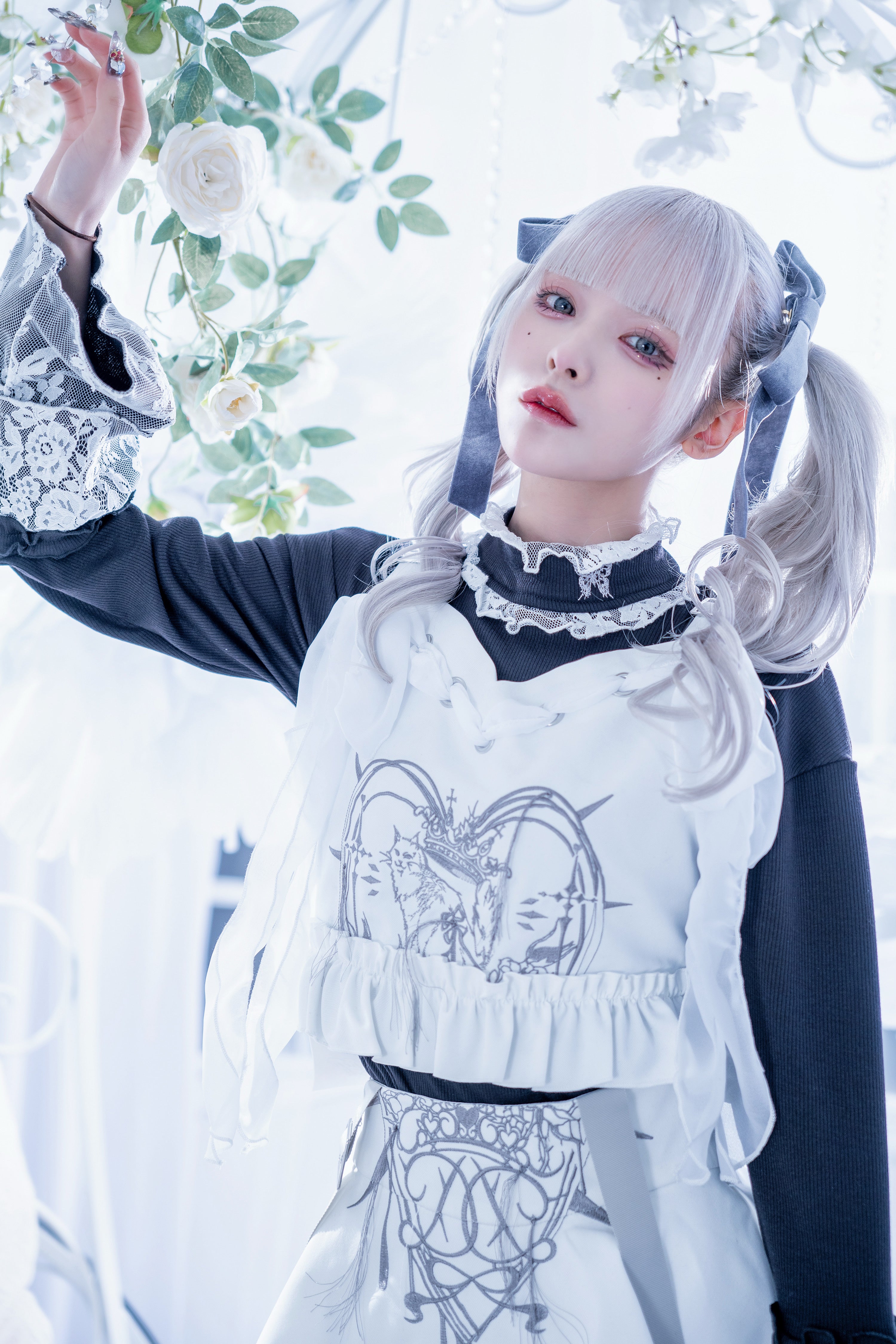 doll cat crown setup white