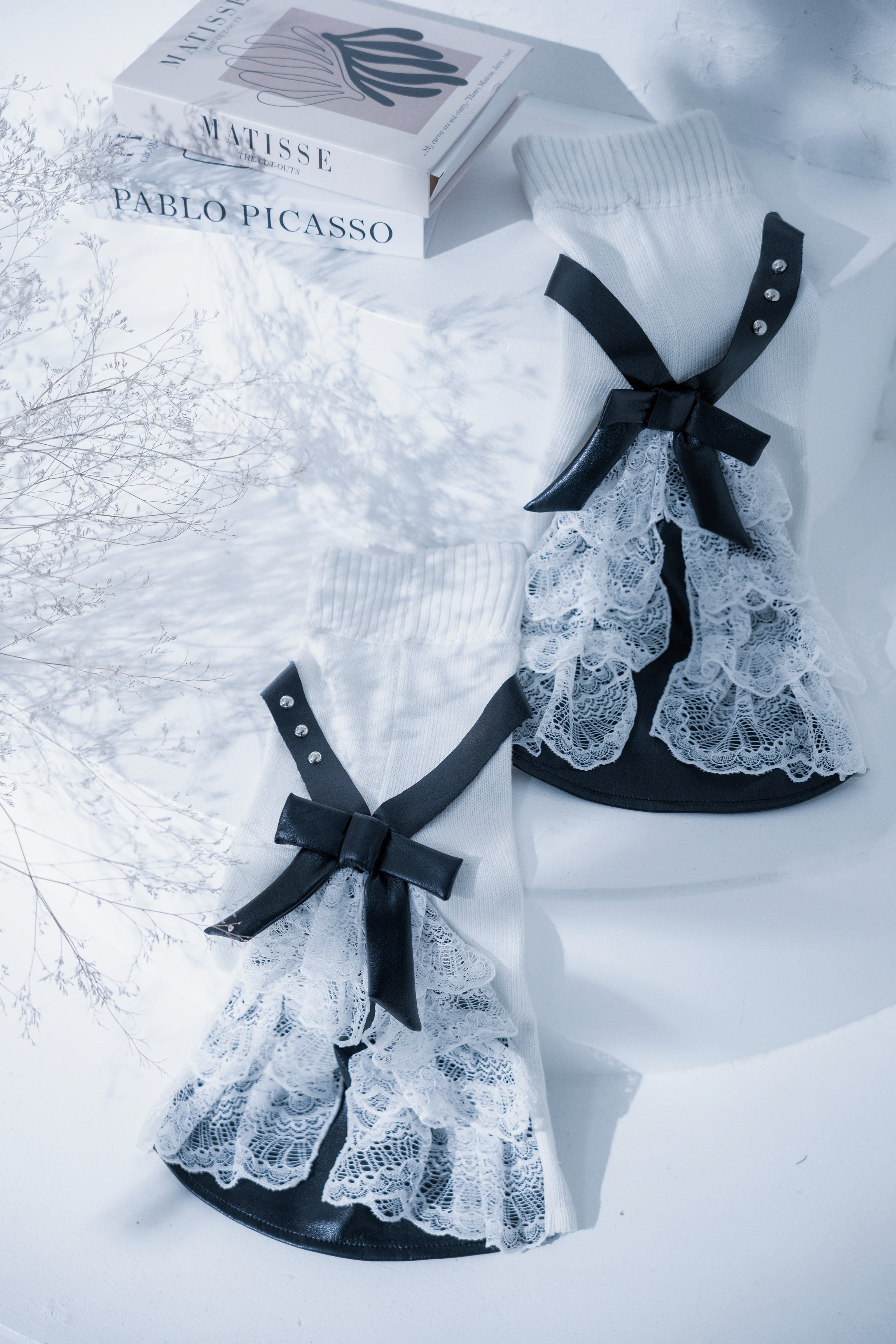 doll race leg warmers white