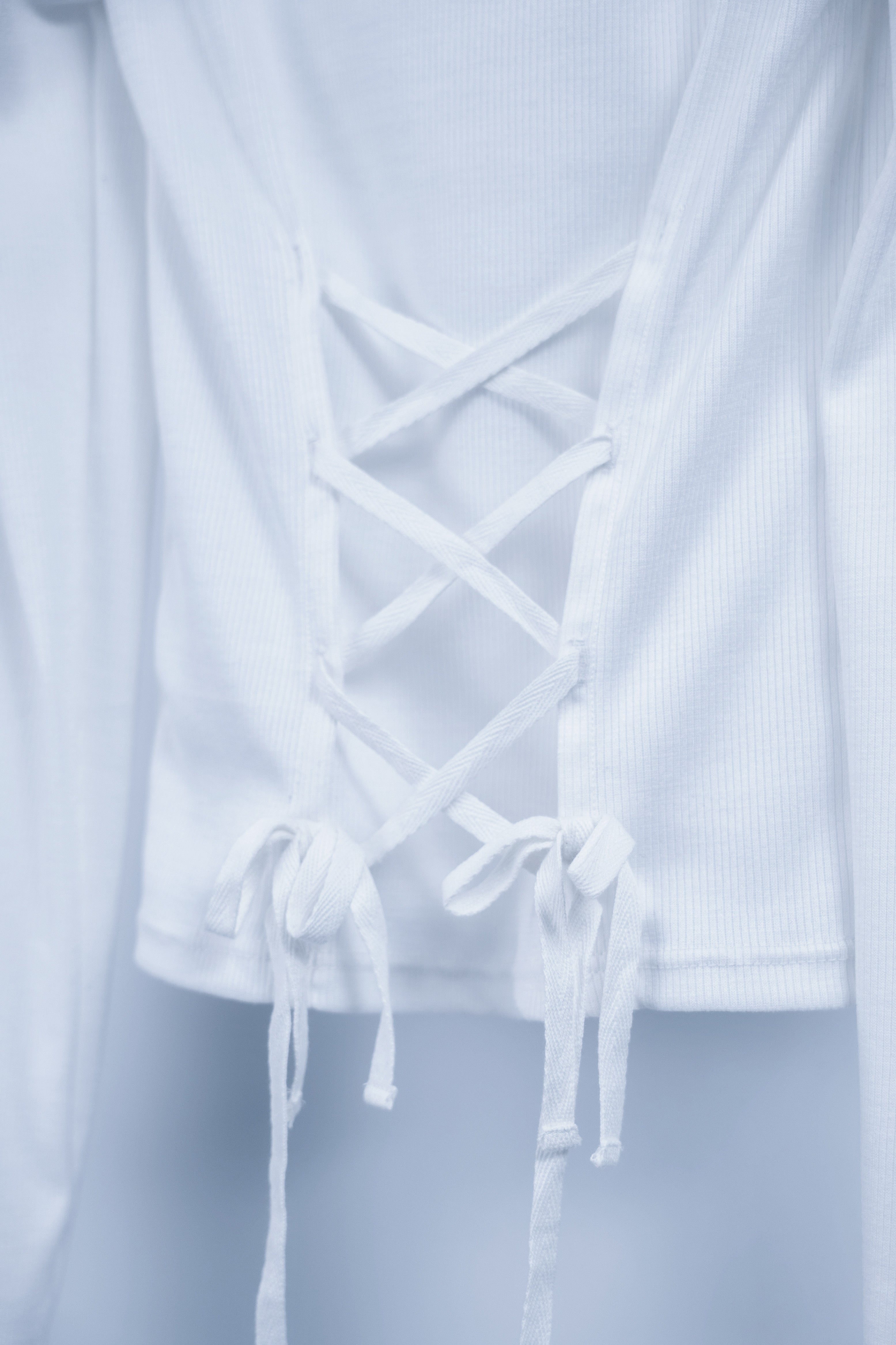 back ribbon doll knit white