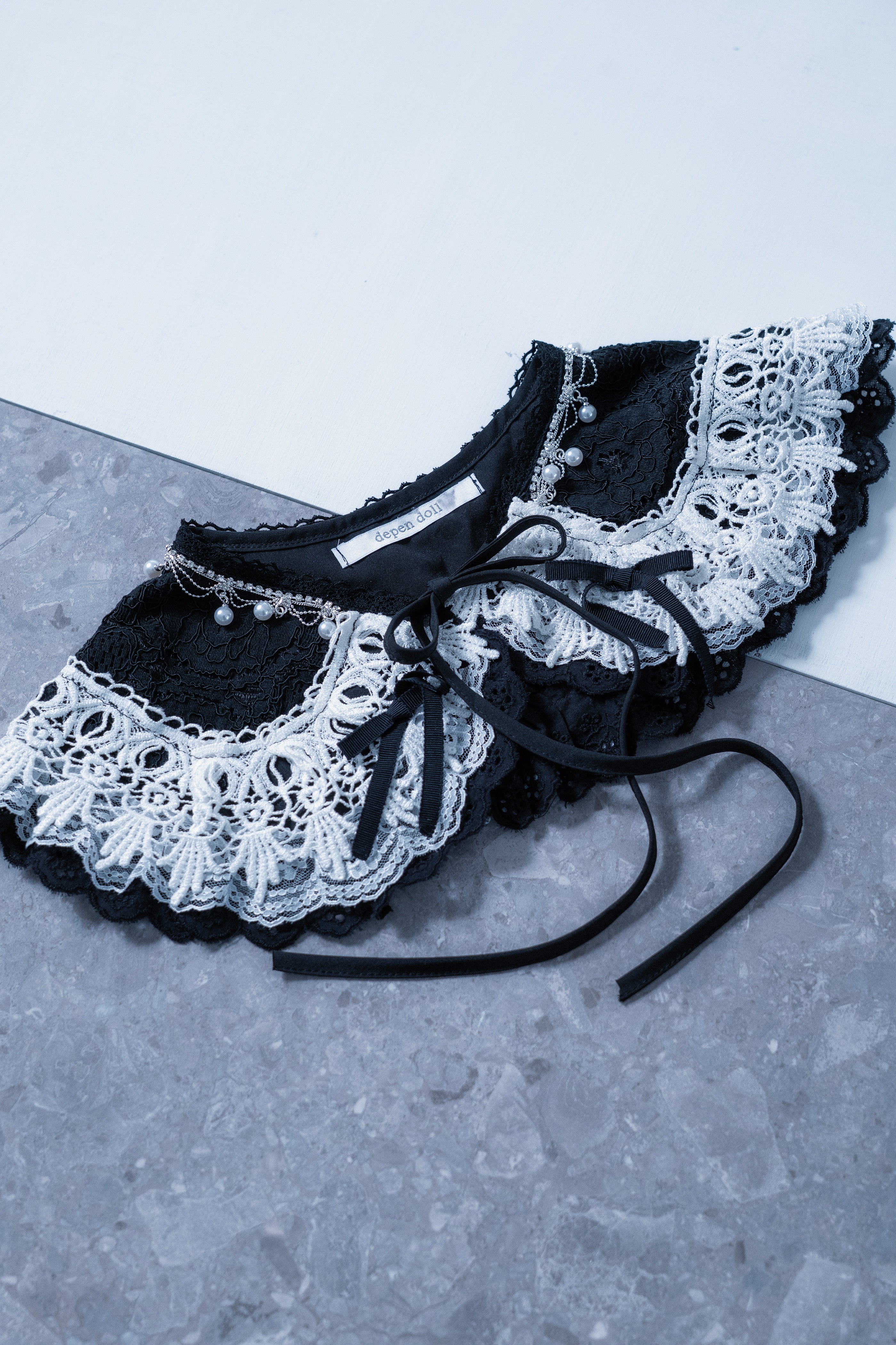 doll seraphic collar black