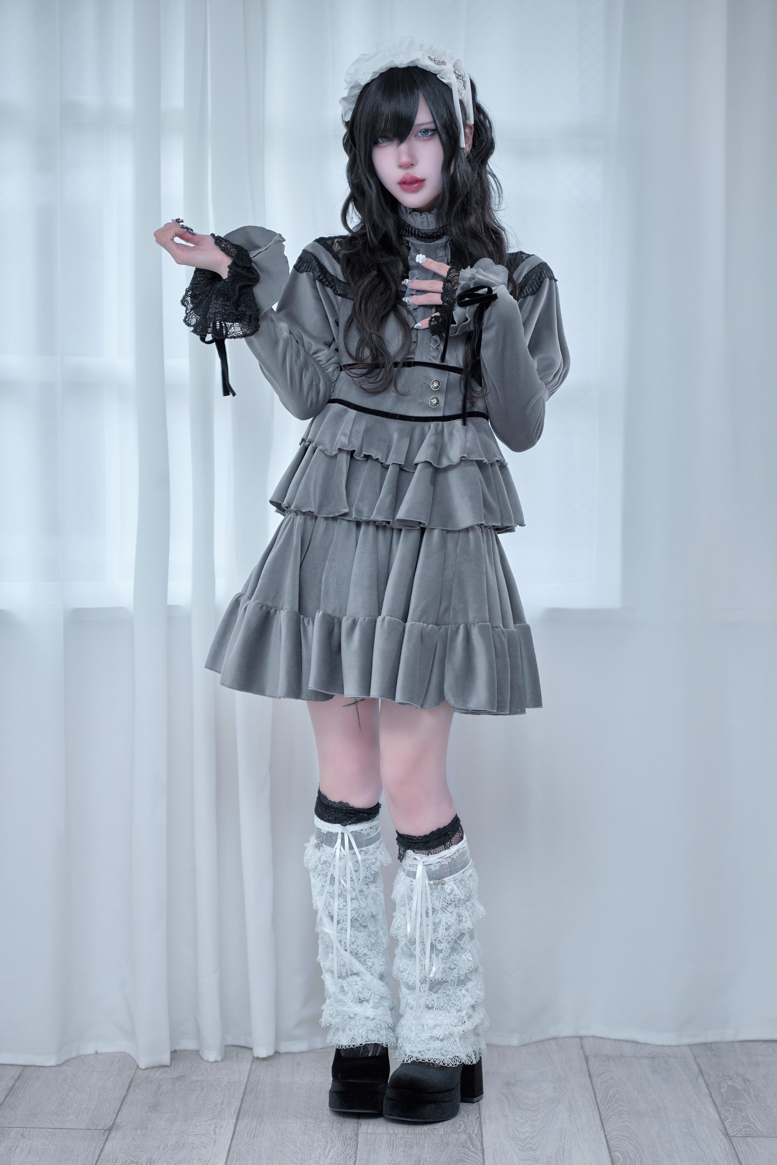 velours puff lace onepiece gray