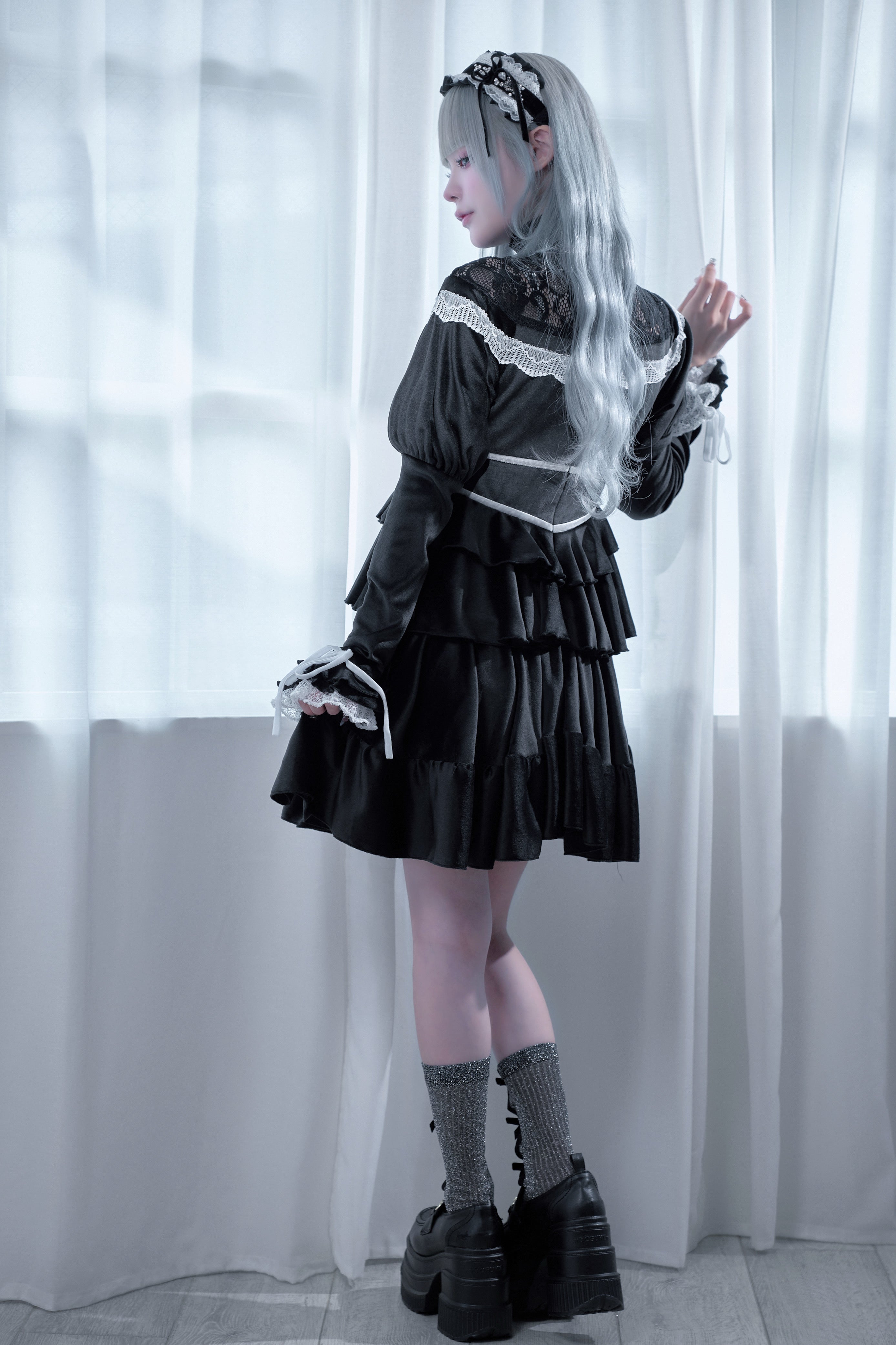 velours puff lace onepiece black