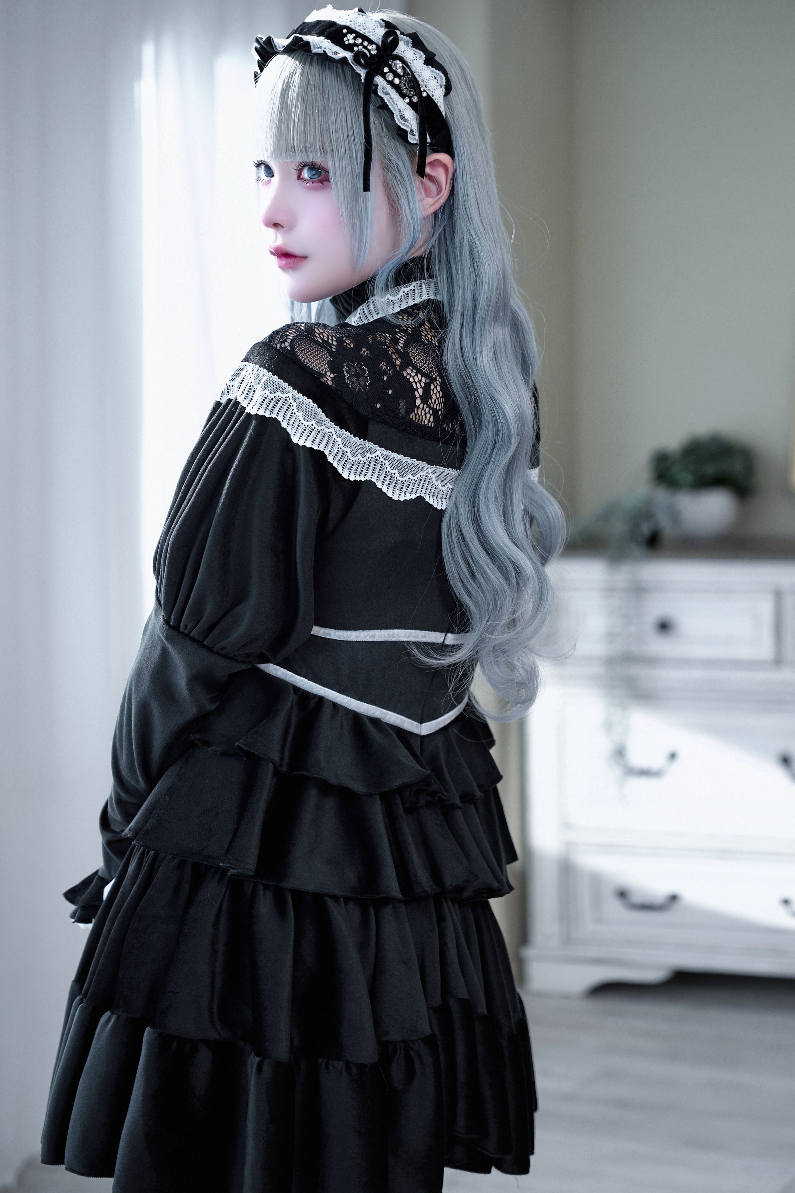 velours puff lace onepiece black