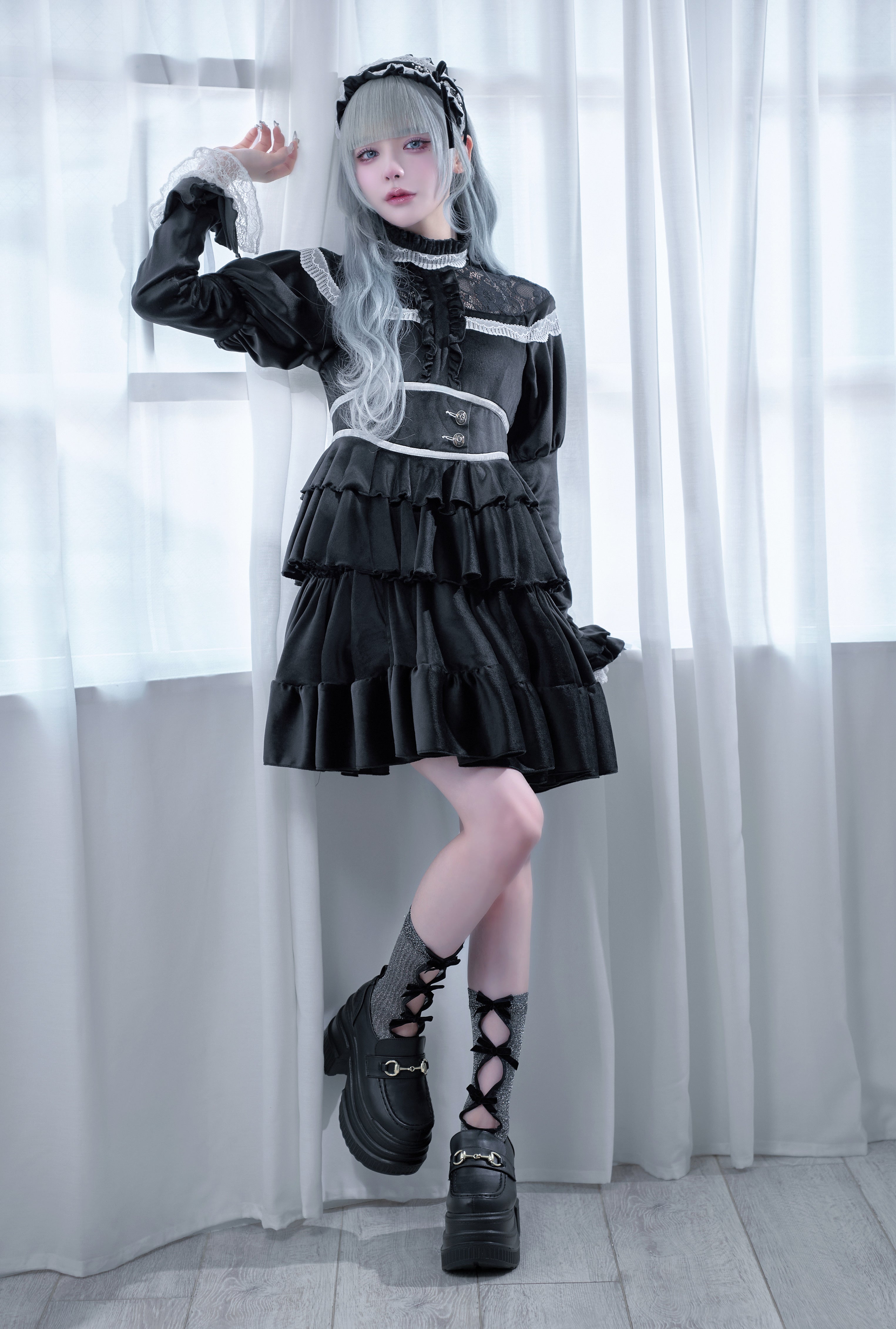 velours puff lace onepiece black