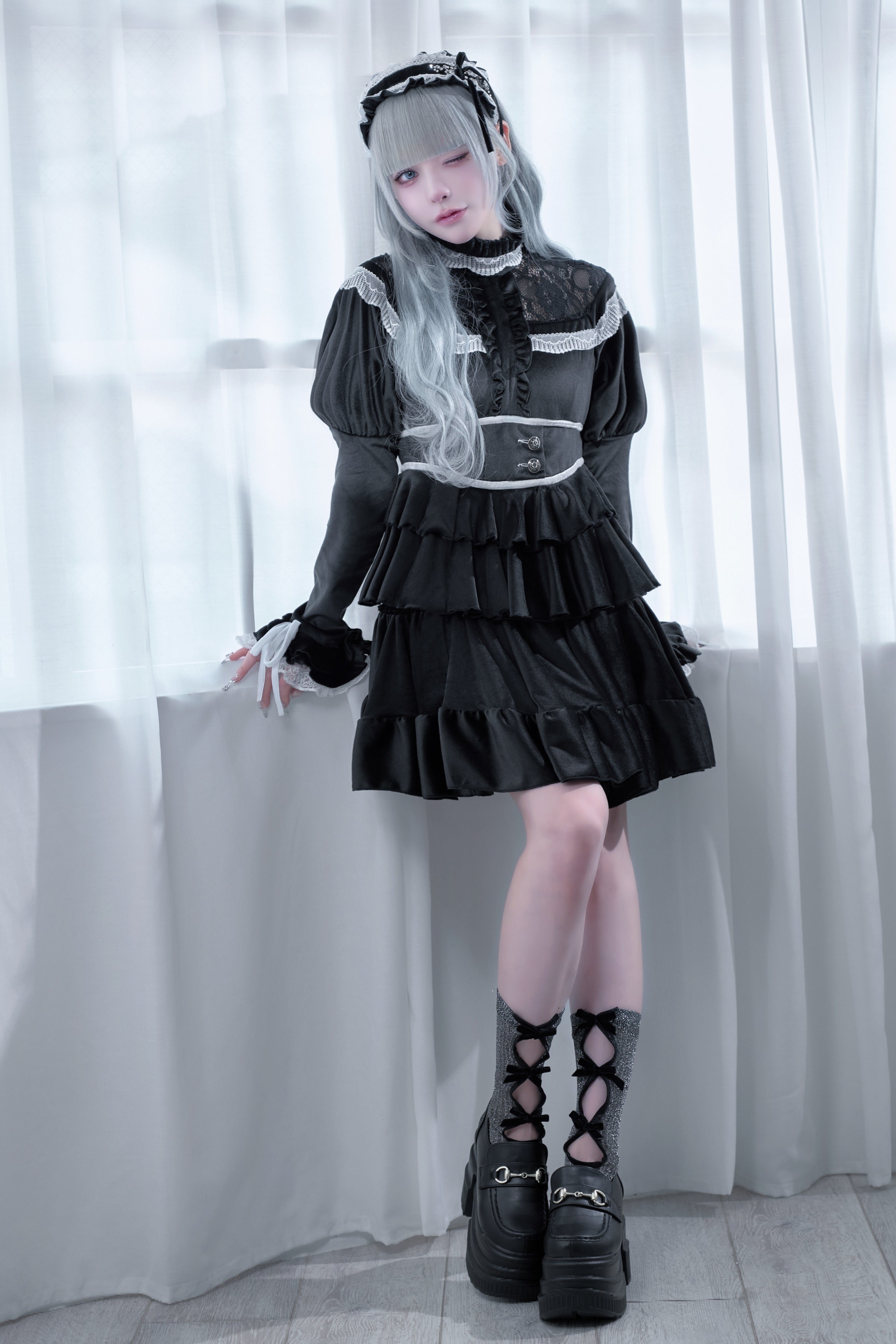 velours puff lace onepiece black