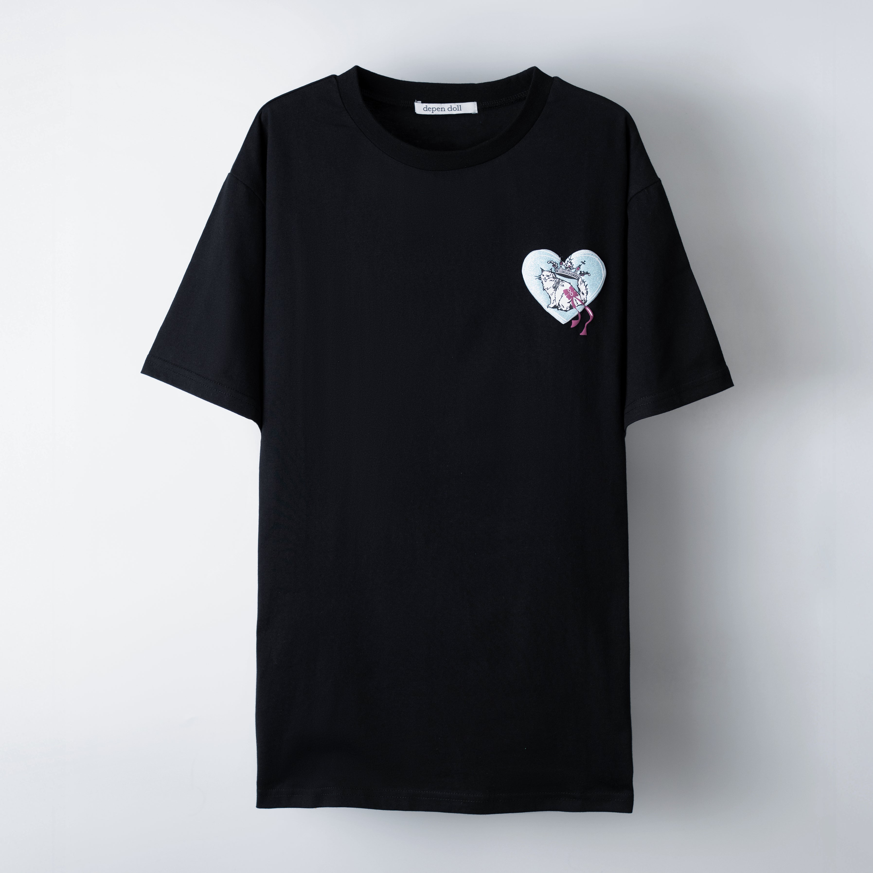 cat crown doll Tee black