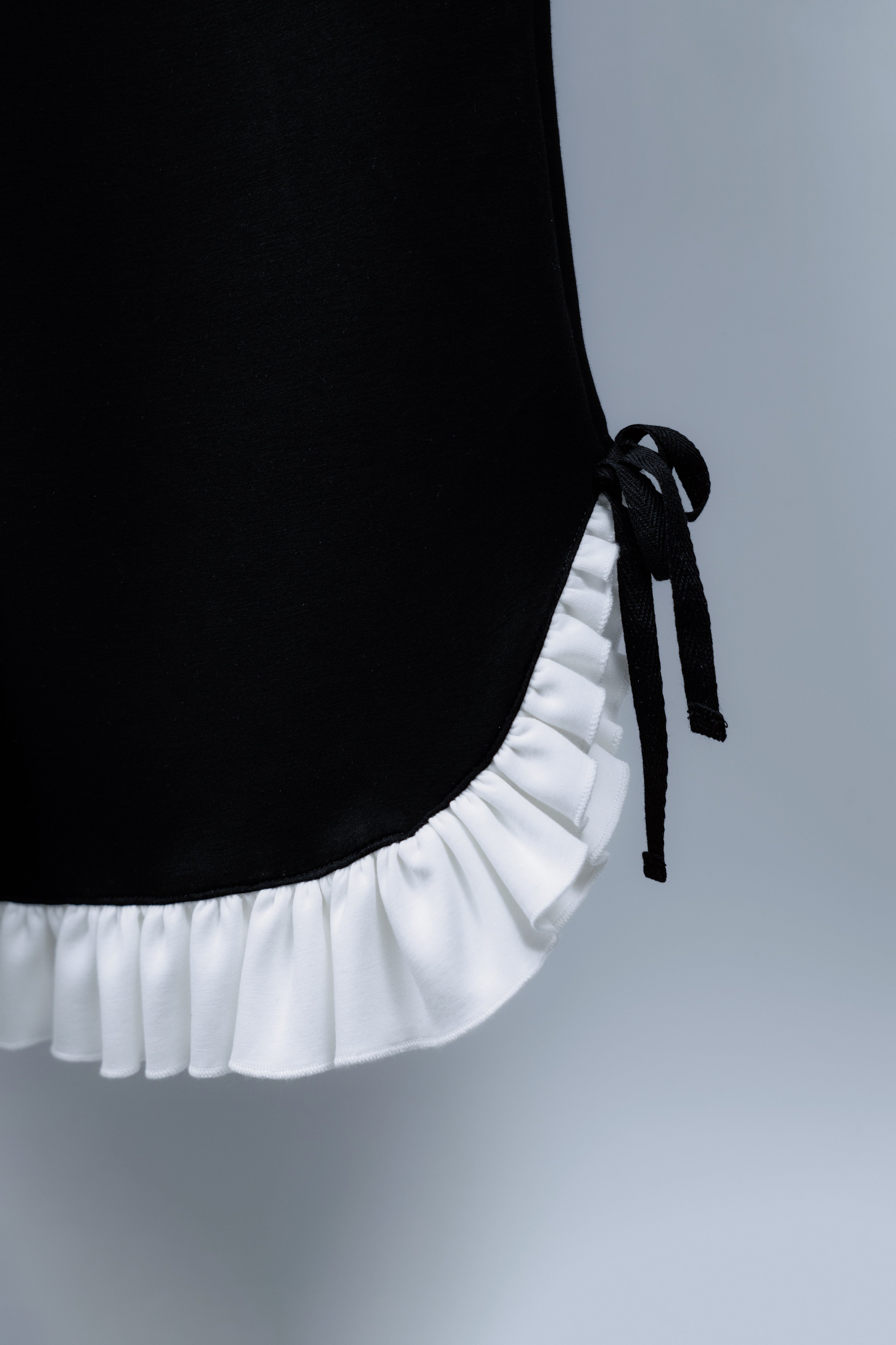 gibous × dependoll crown snake room wear black