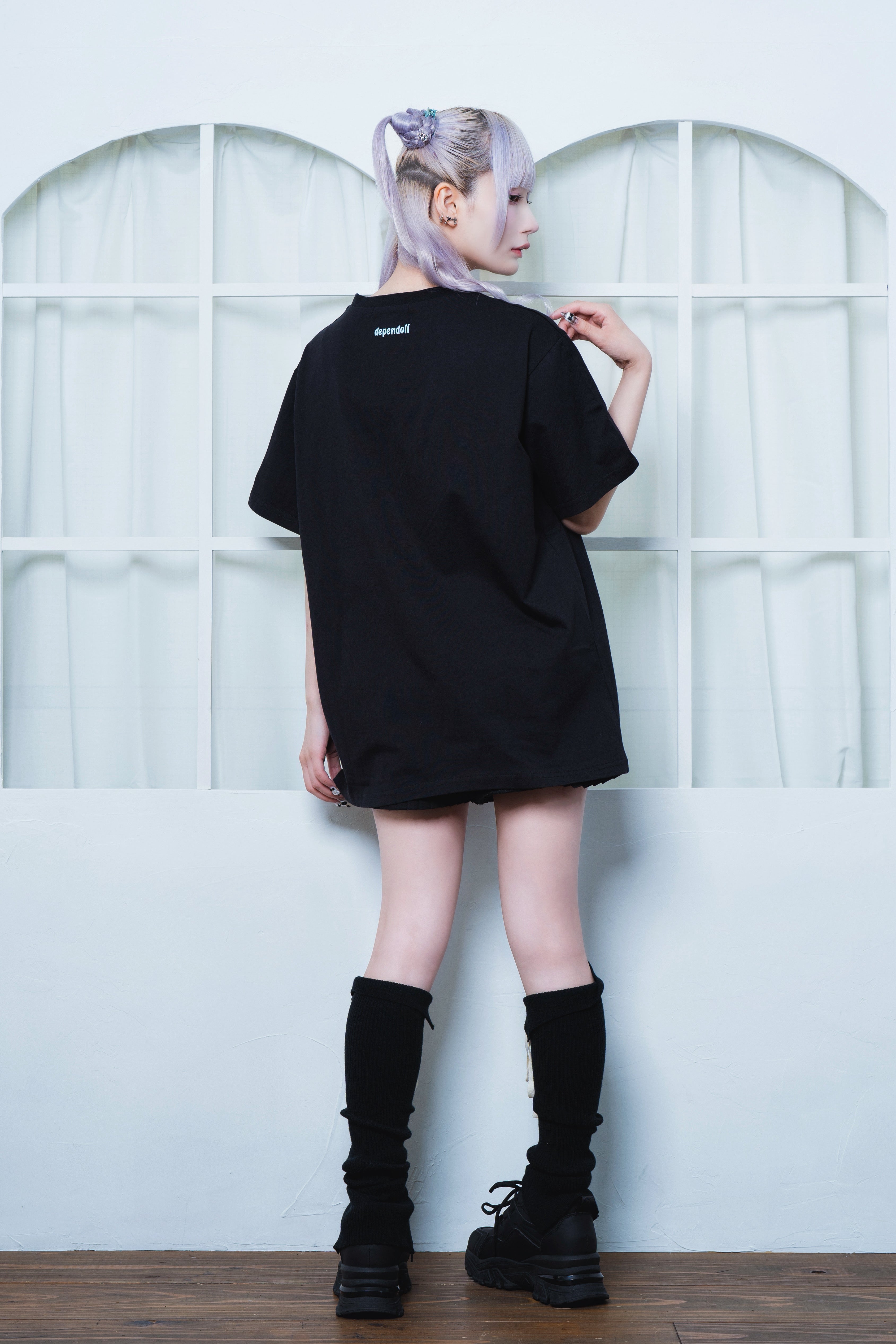 cat crown doll Tee black