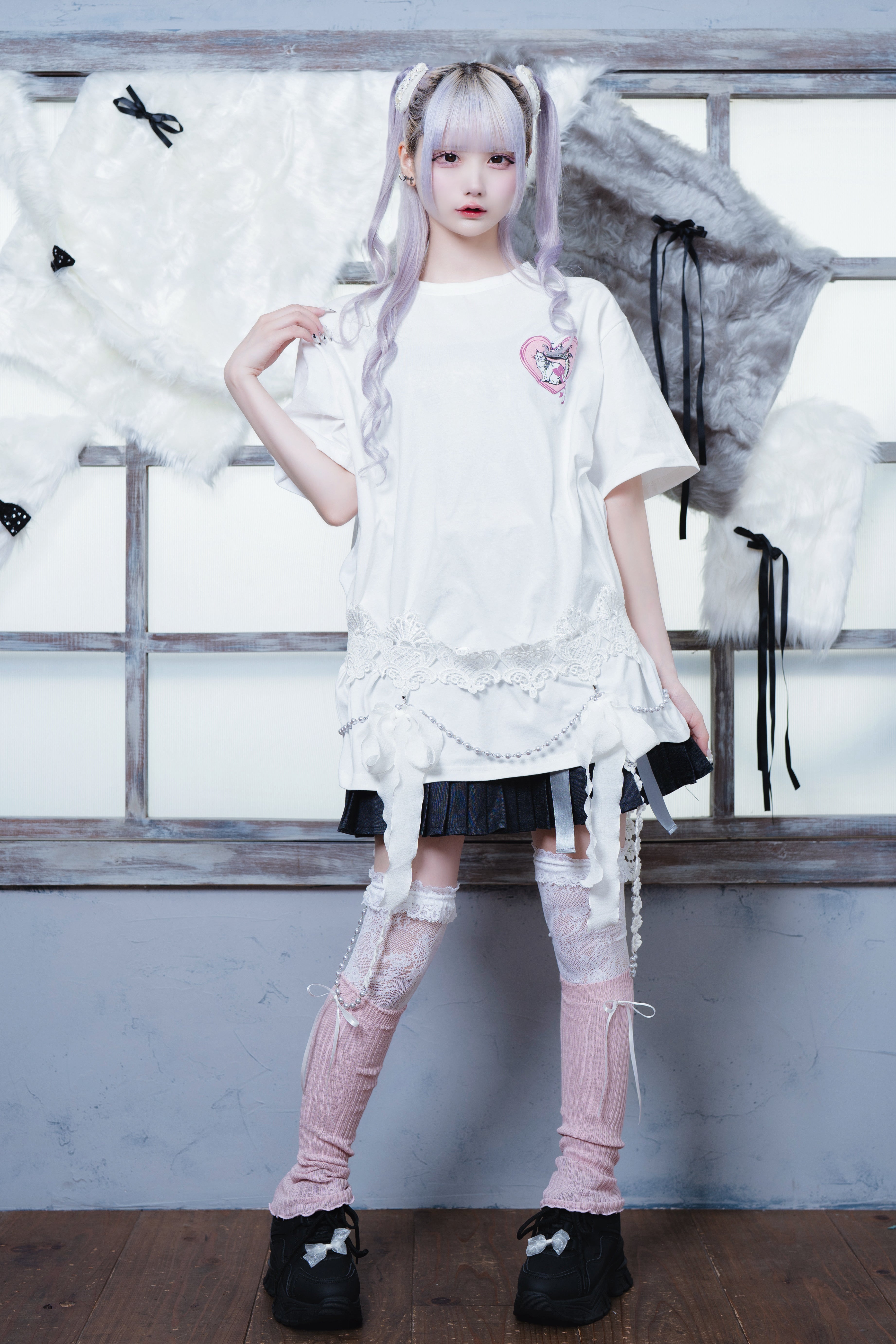cat crown doll Tee white