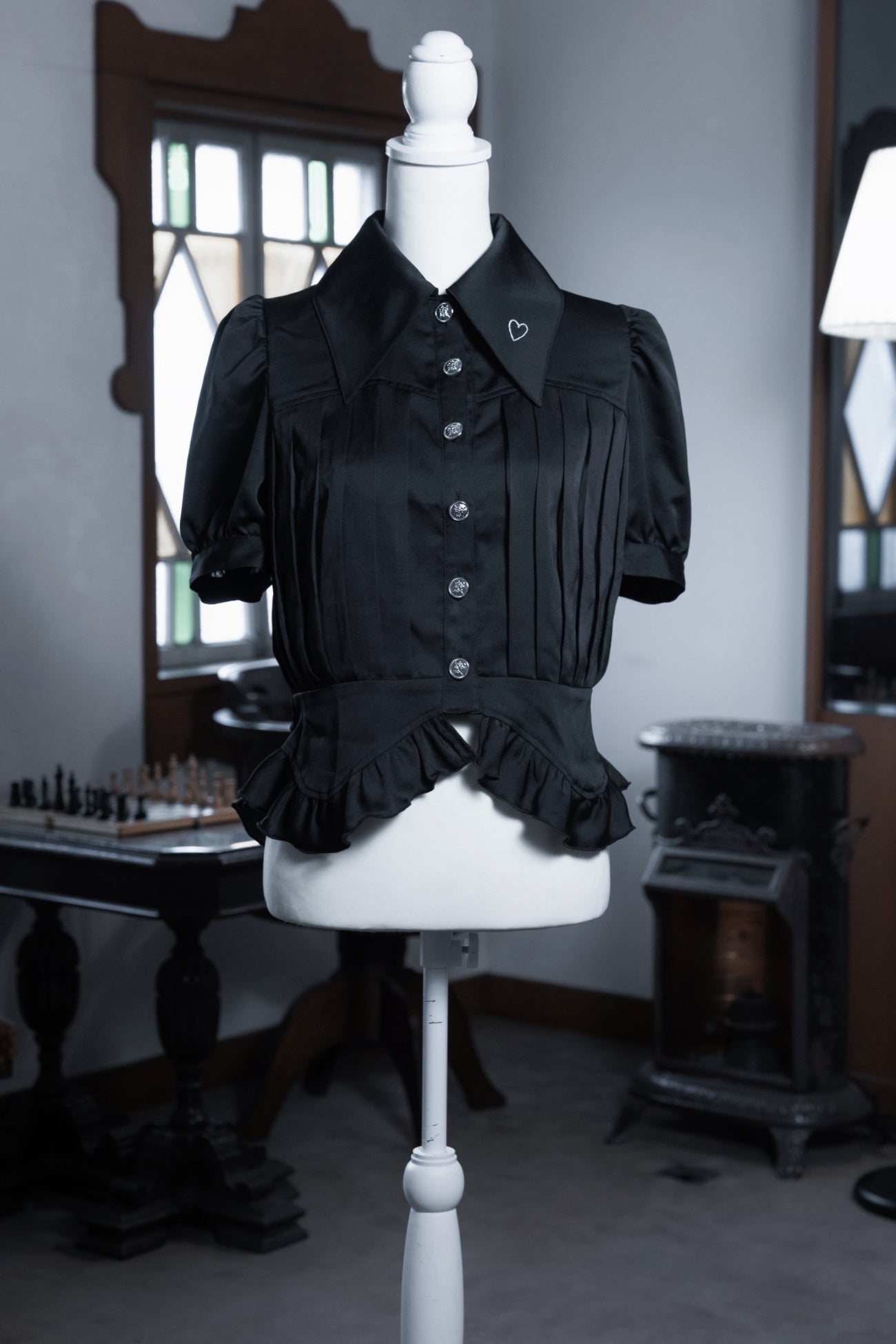 pleats puff blouse black