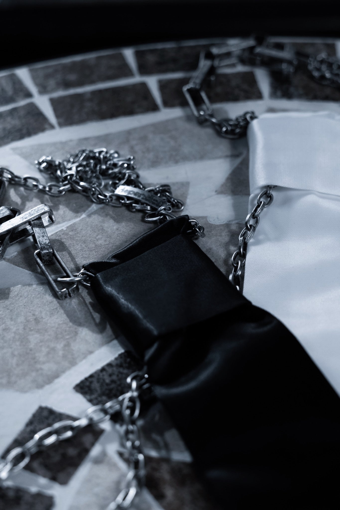 dd chain necktie black