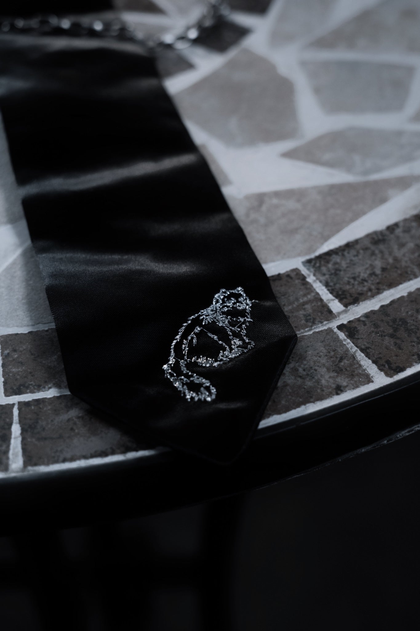 dd chain necktie black