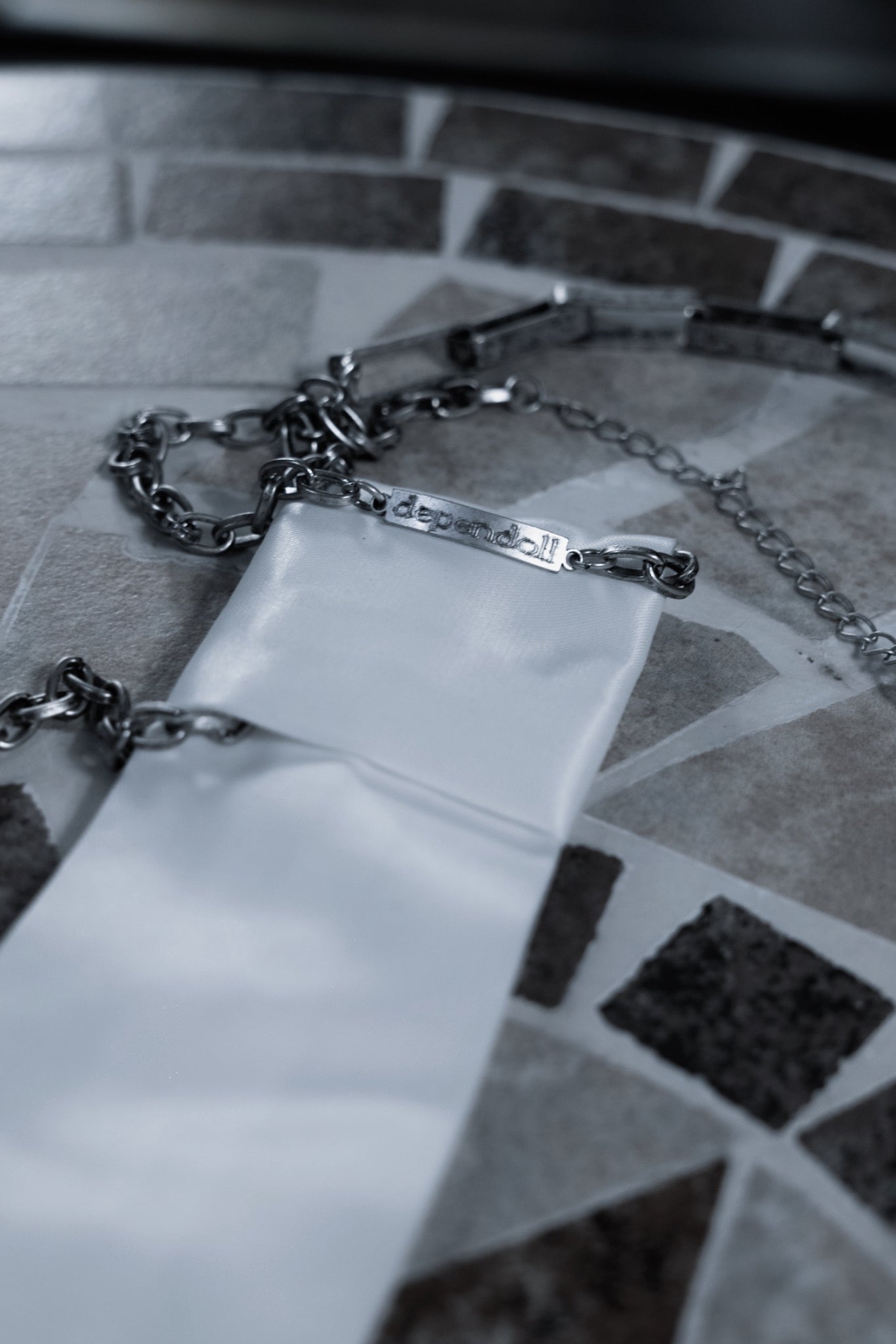 dd chain necktie black