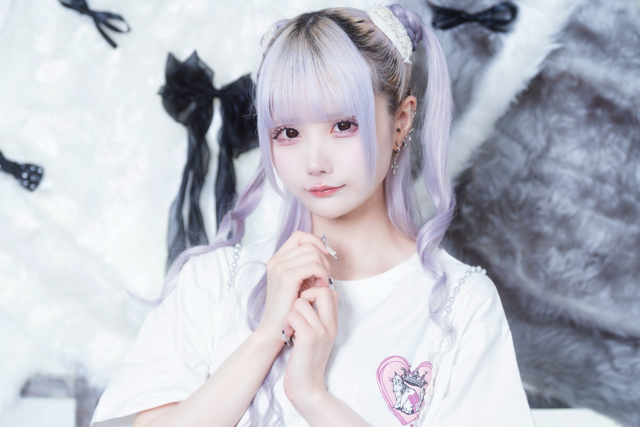 cat crown doll Tee white