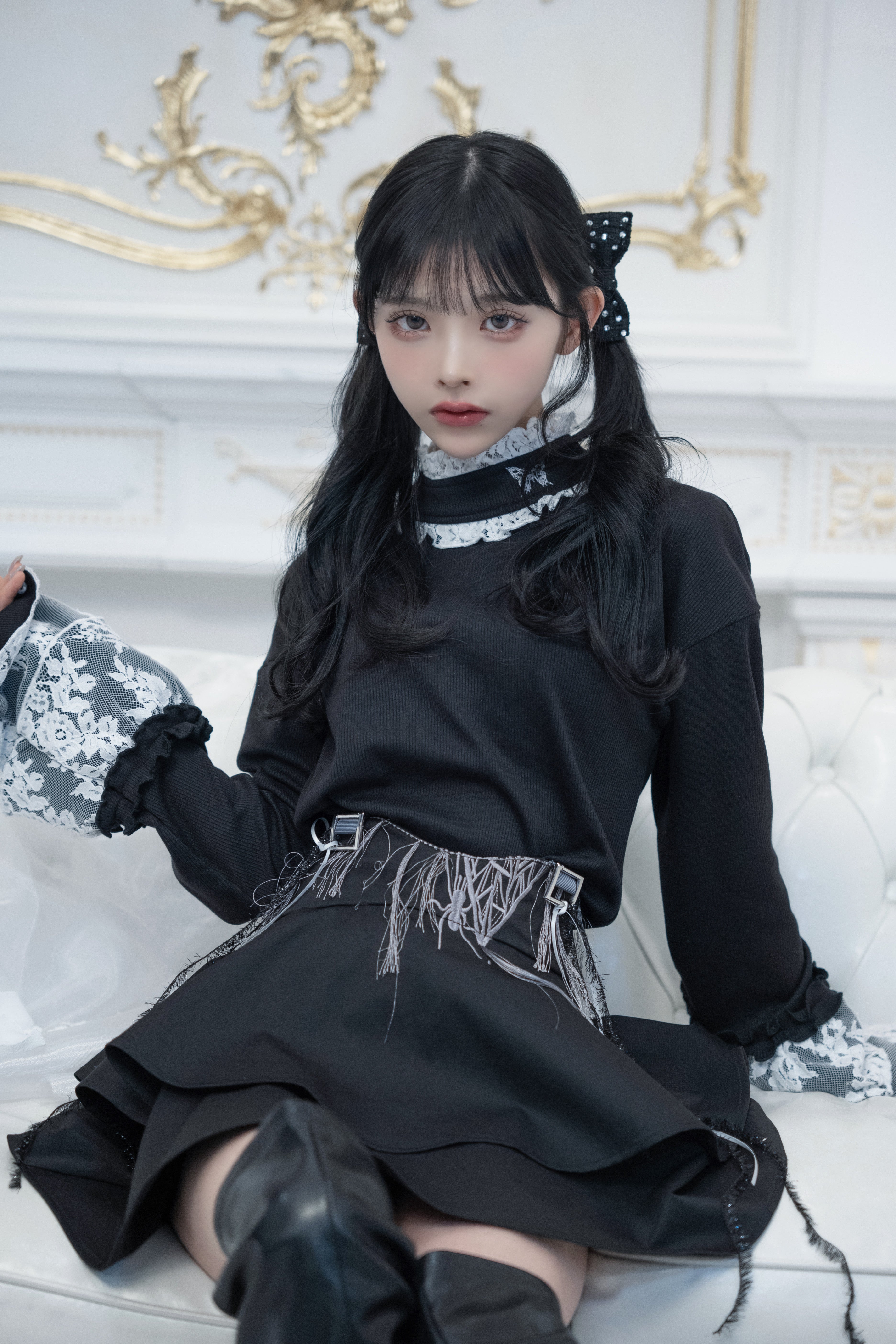 frill neck inner black