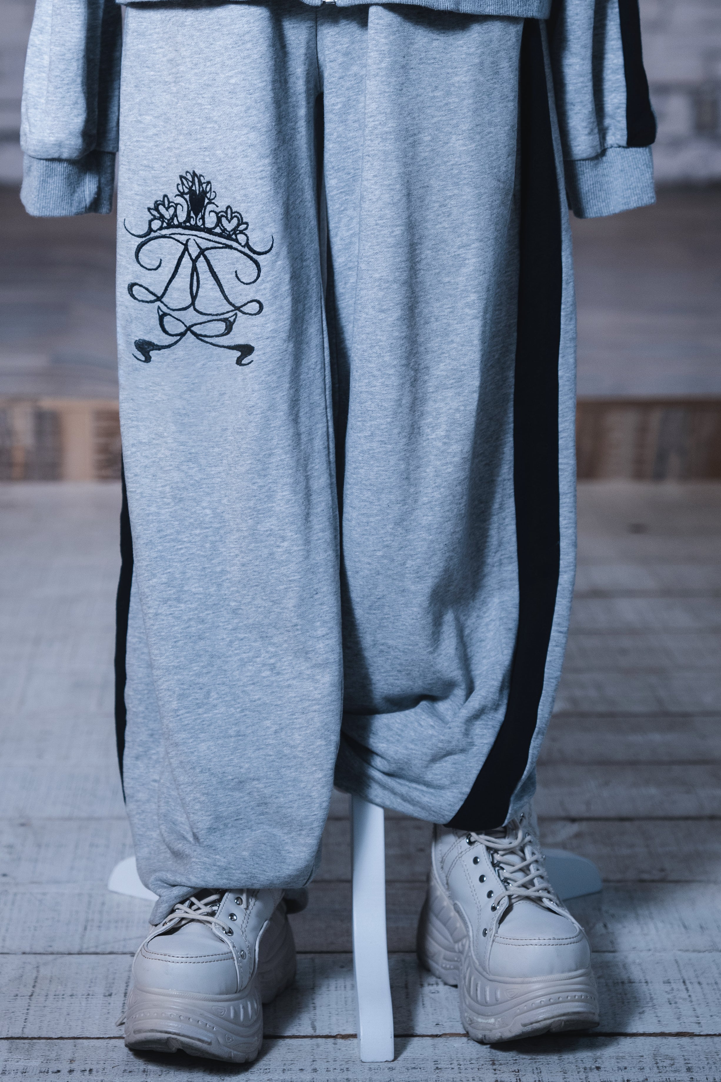 sideline zip pants gray