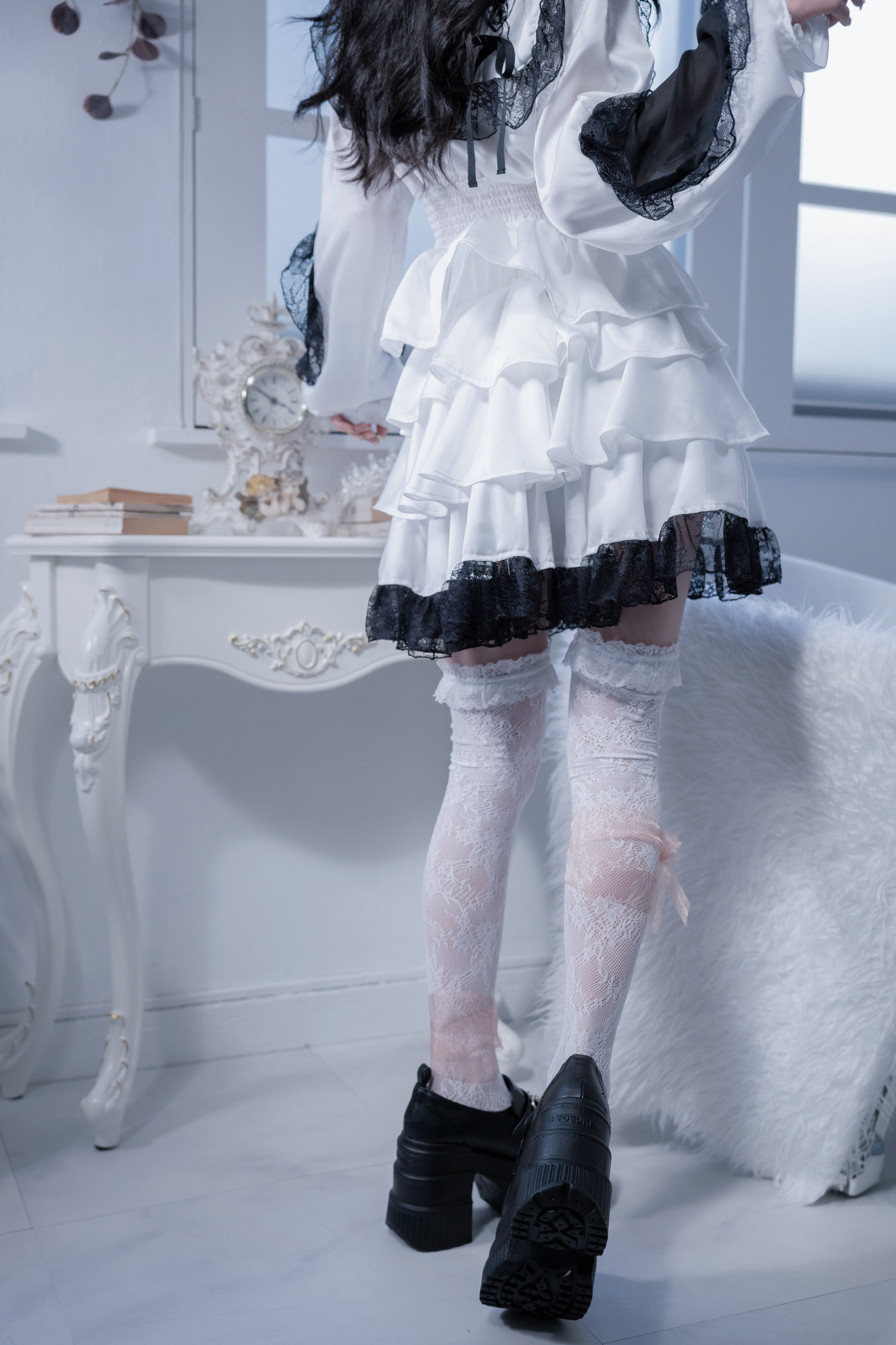 doll button frill skirt white