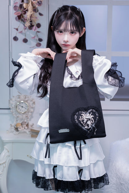 heart race knit tote black