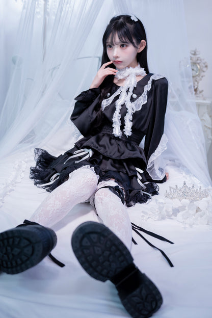 doll button frill skirt black