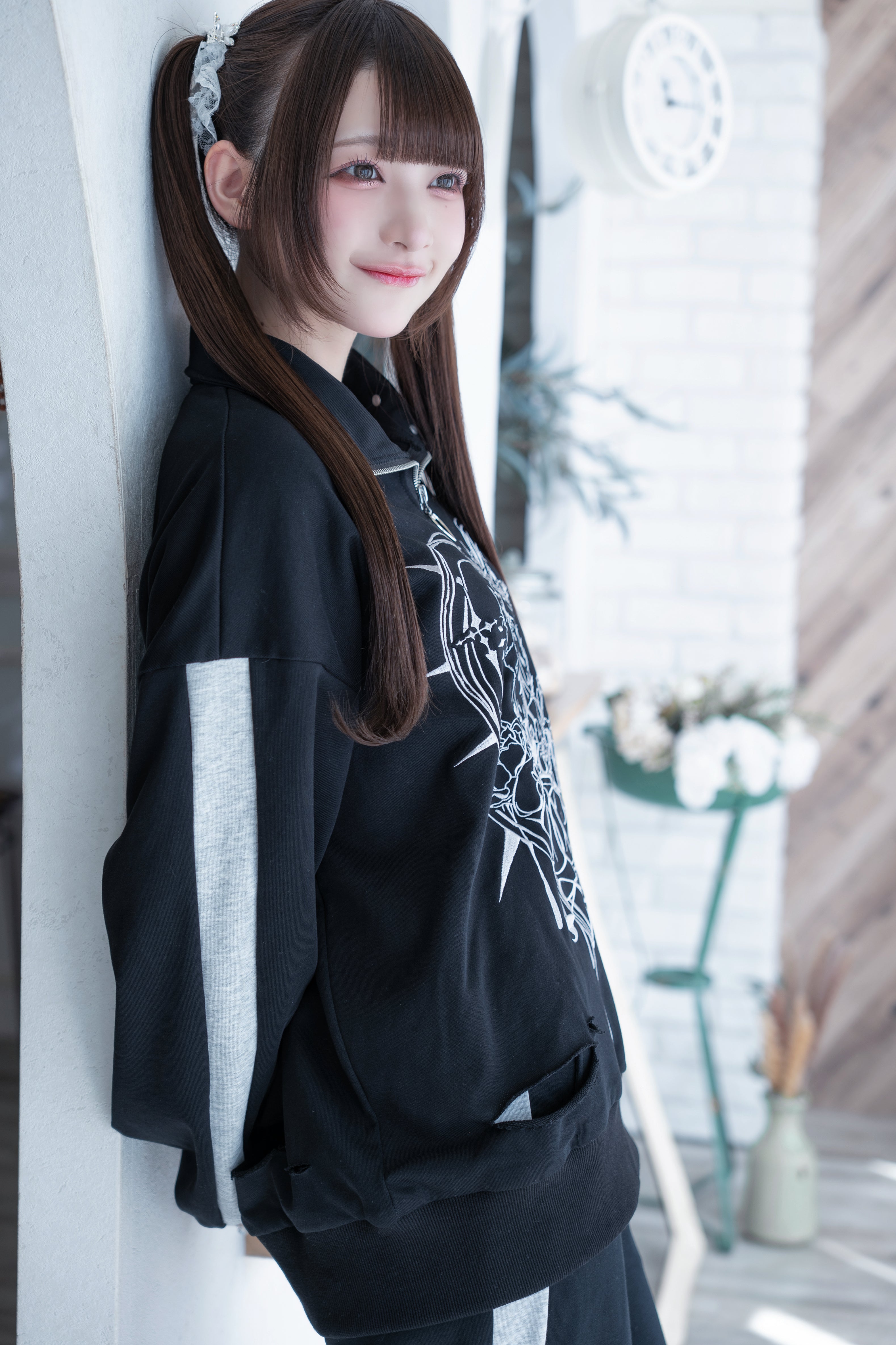 dd cat thorny sweat tops black