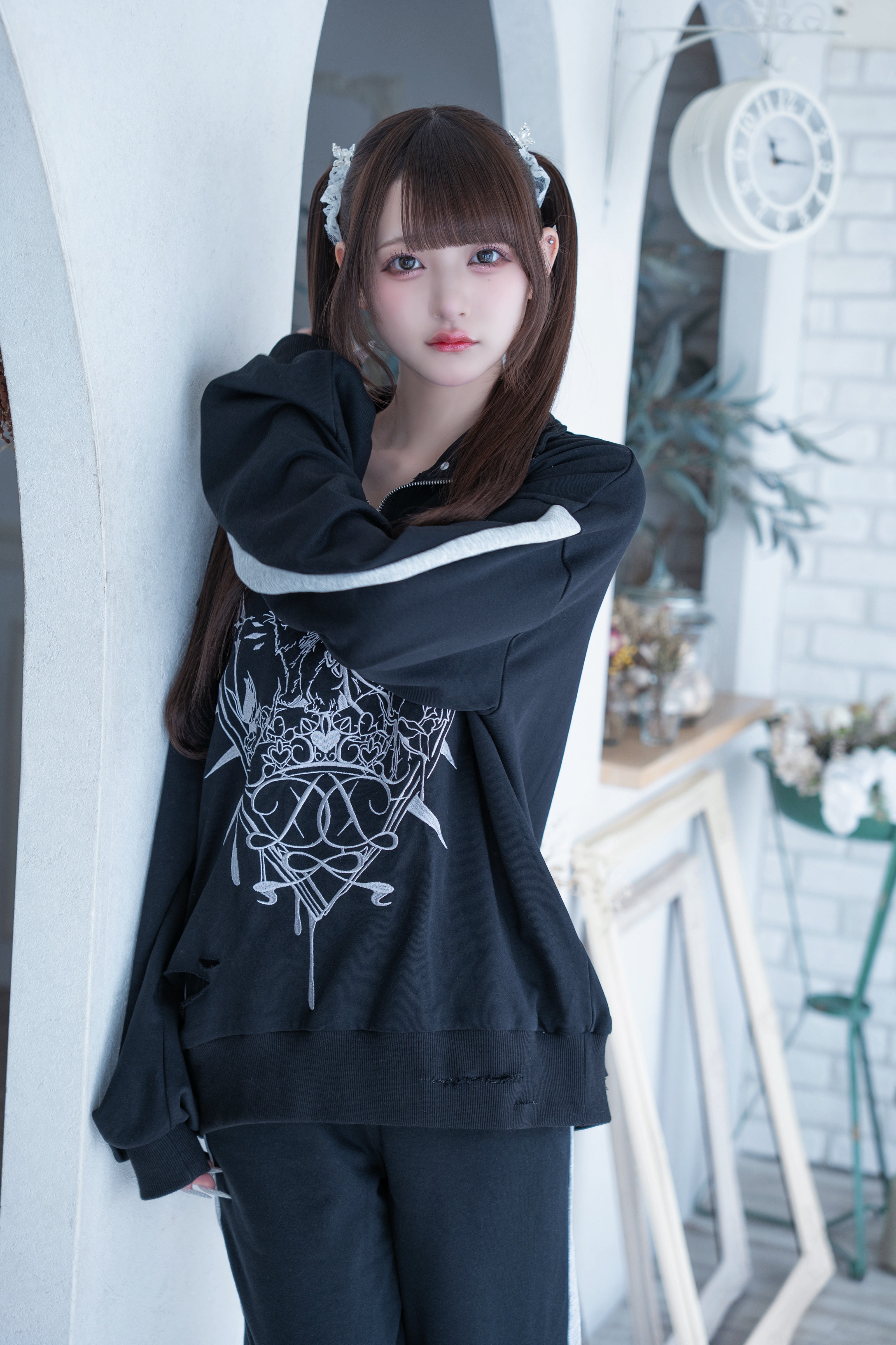 dd cat thorny sweat tops black