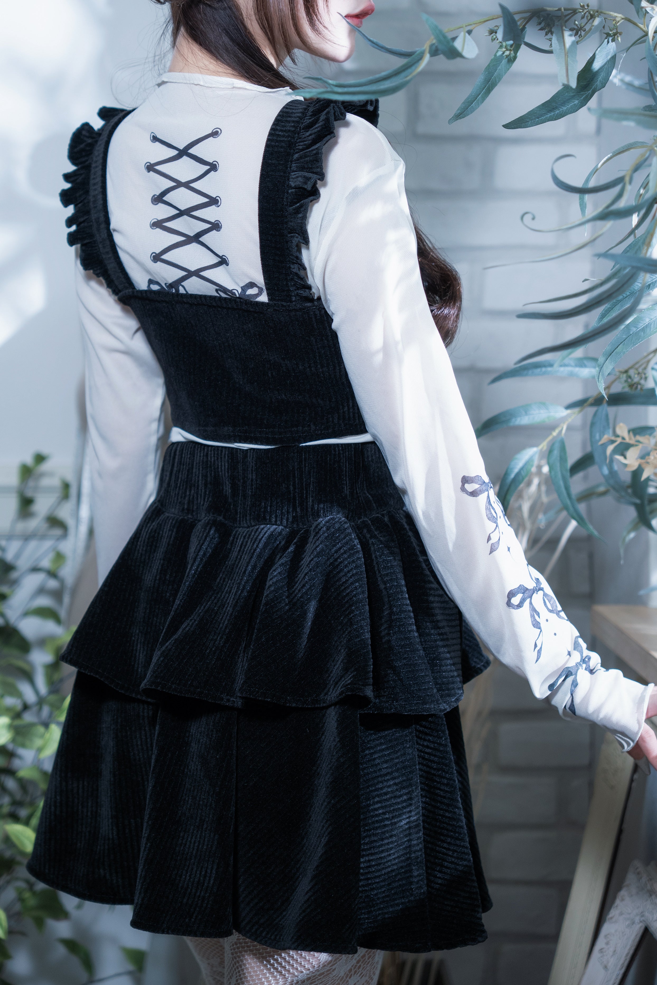 frill knit setup black