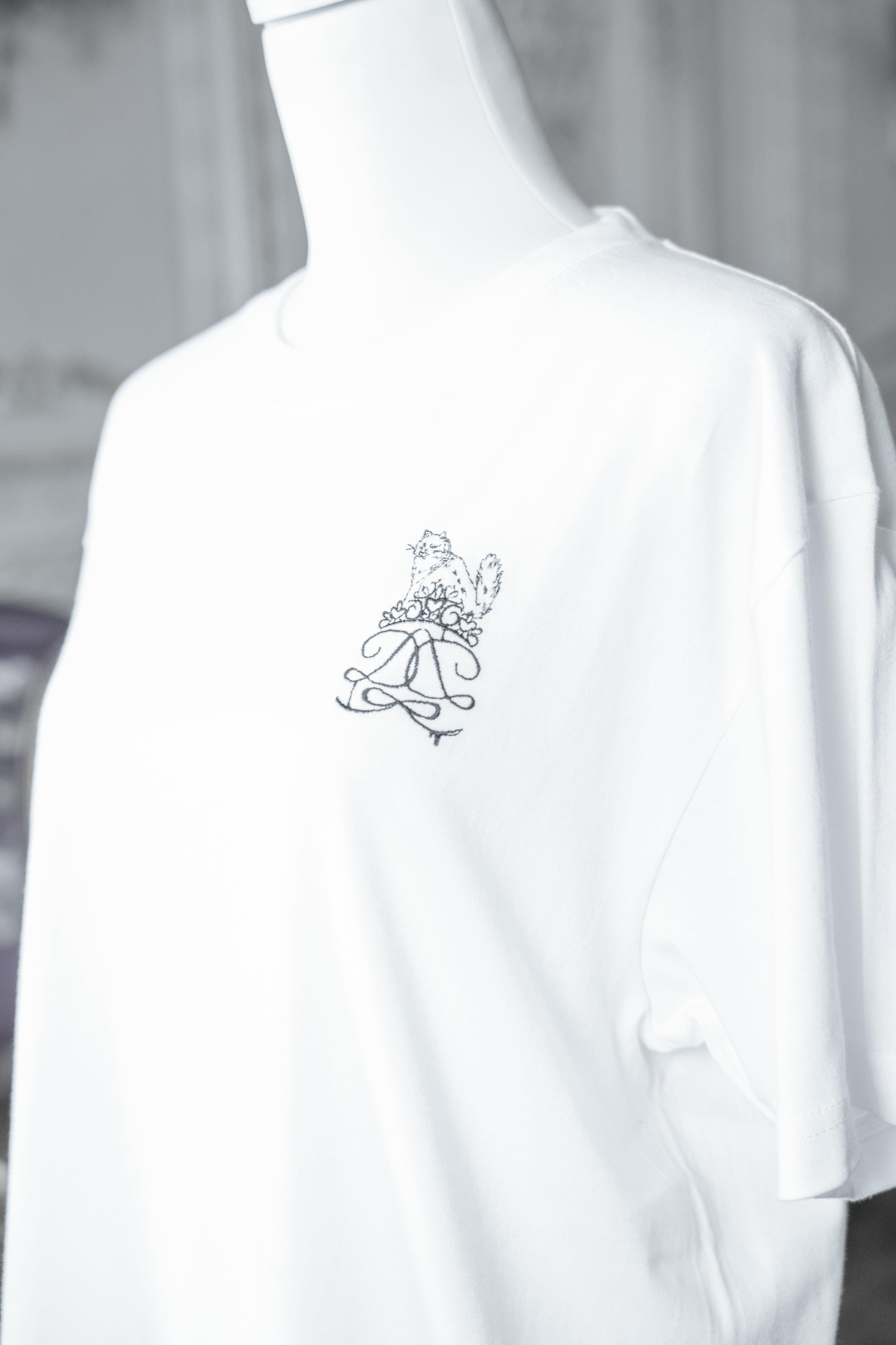 1st anniversary cat Tee white