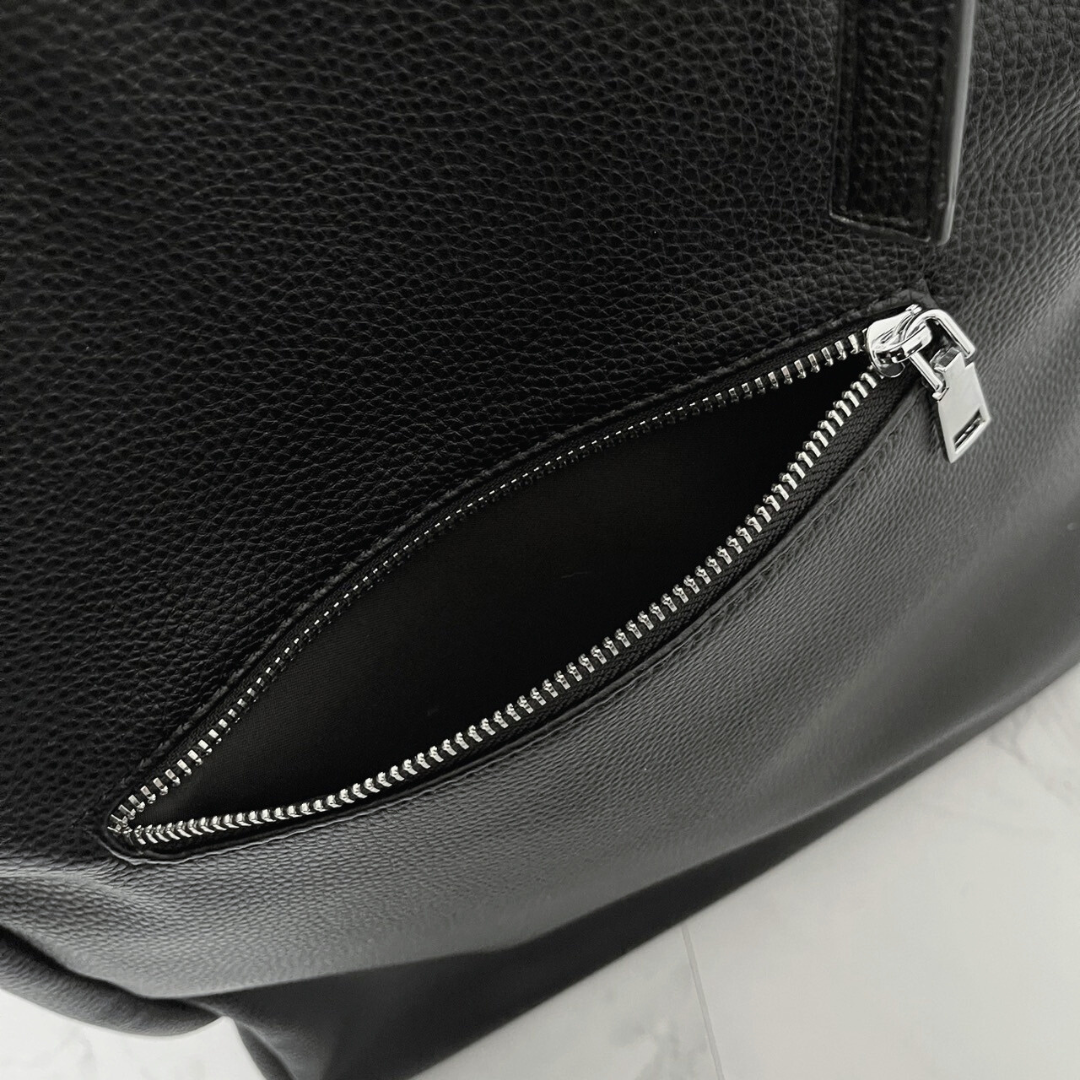 [gibous × dependoll] studs fur bag black