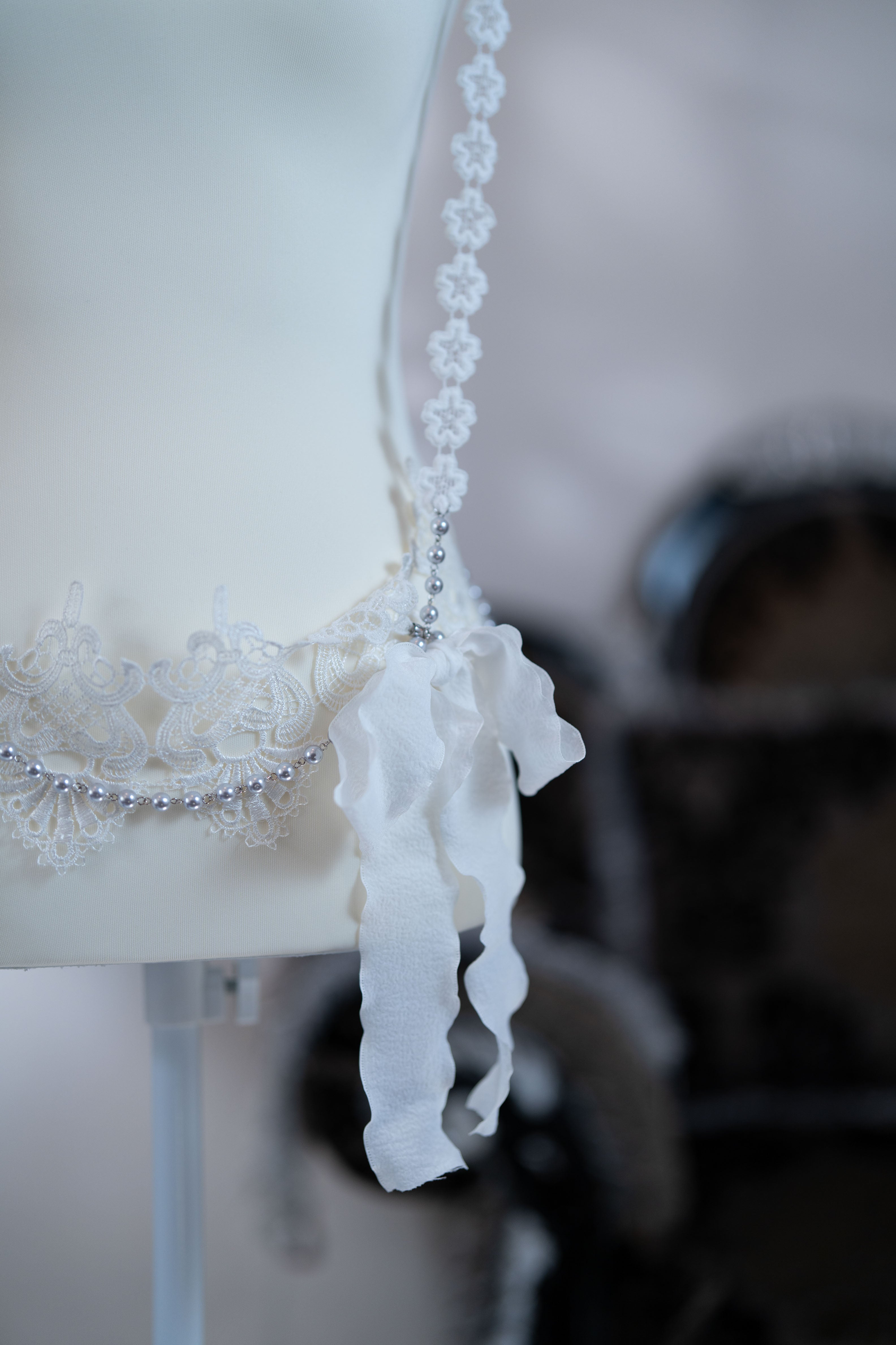 lace perl harness white – dependoll