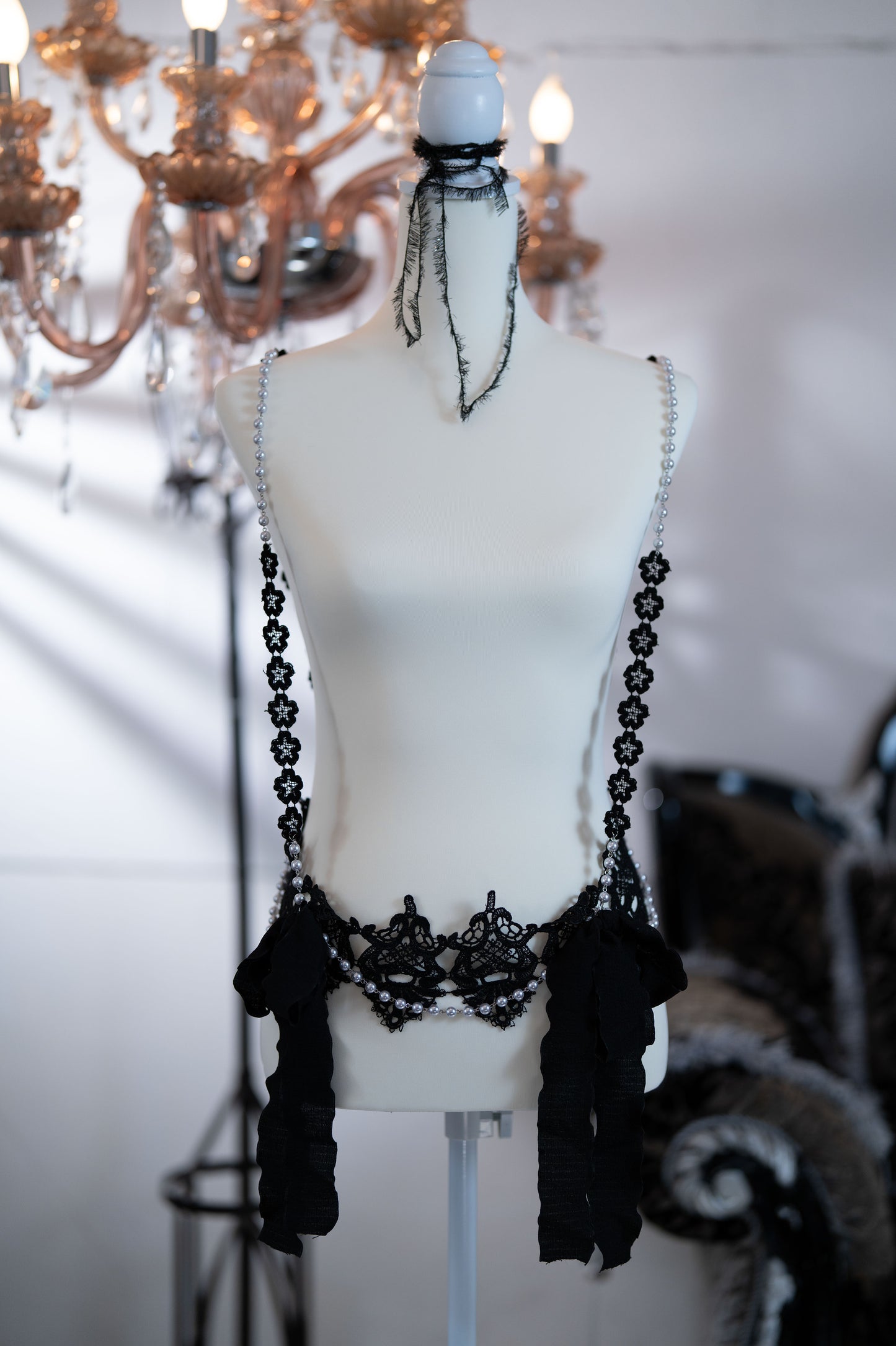 lace perl harness black