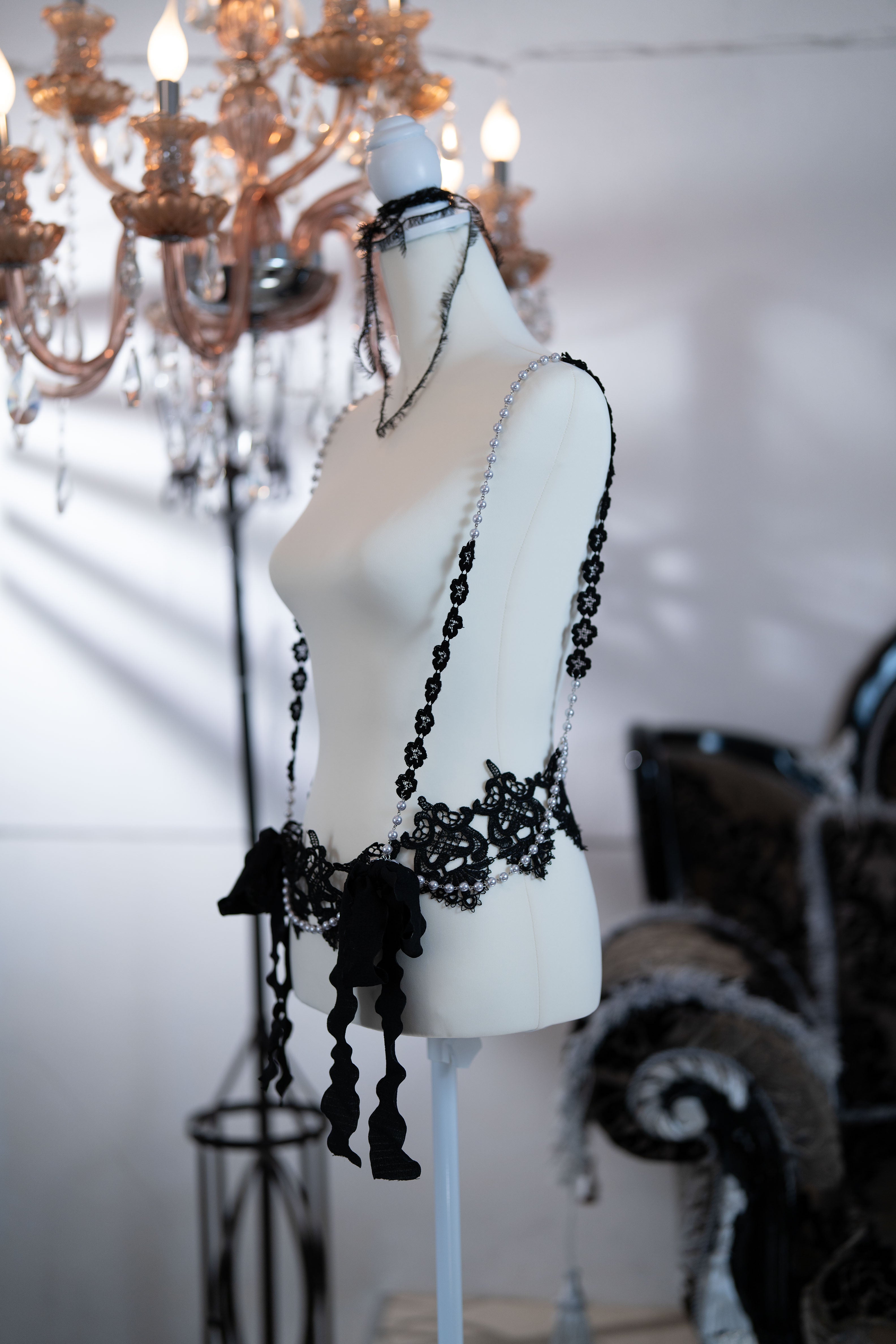 lace perl harness black