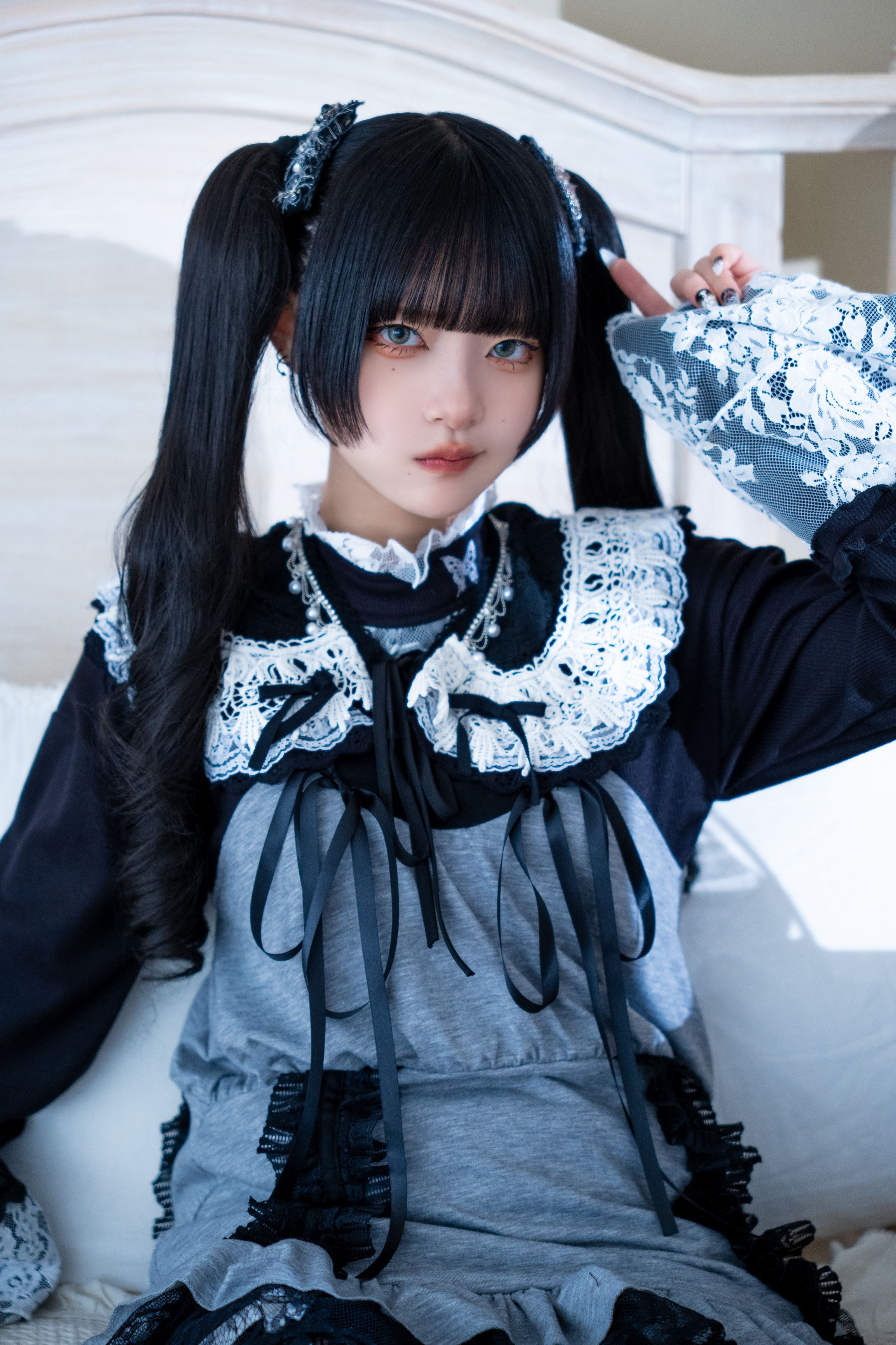 doll seraphic collar black