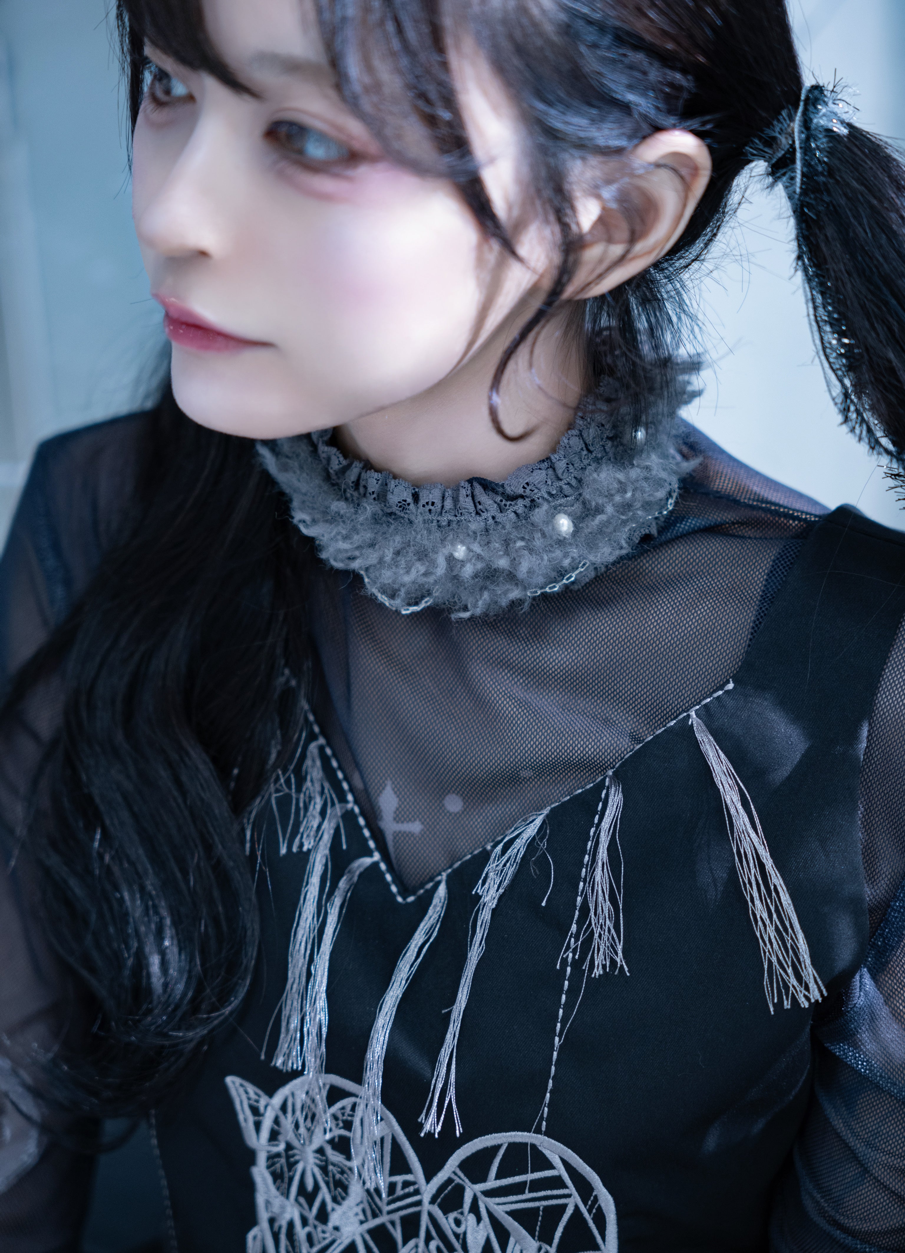 lace far choker dark gray