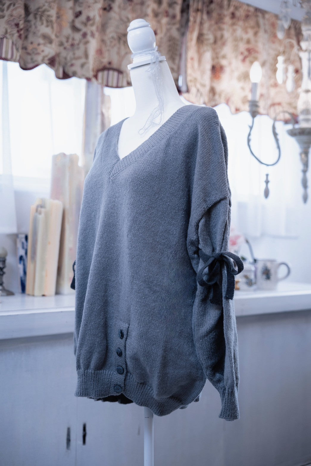 V neck ribbon knit gray