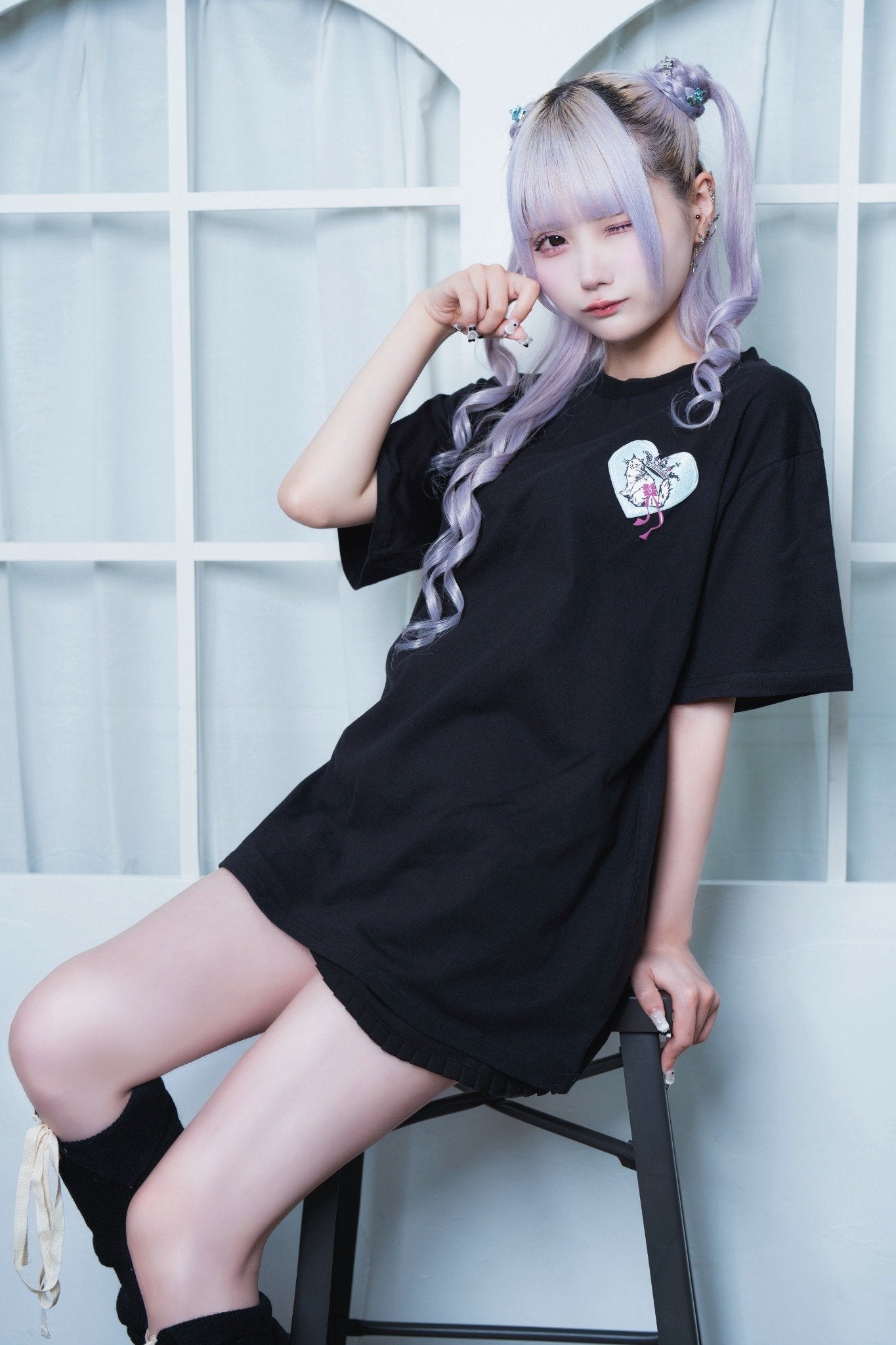 cat crown doll Tee black
